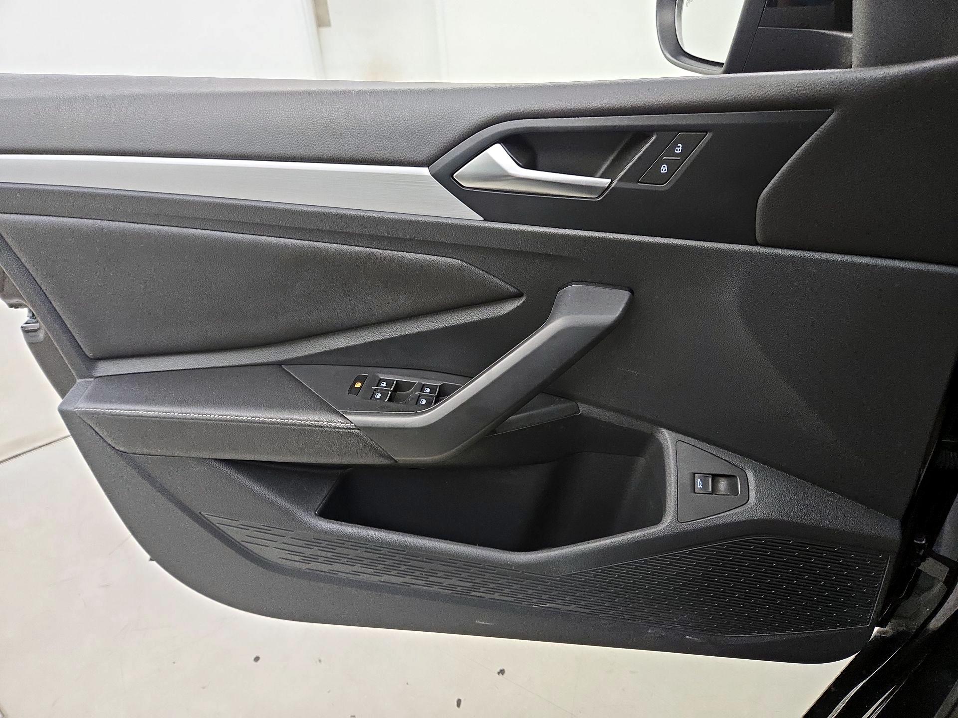 Thumbnail: 2025 Volkswagen Jetta - 12