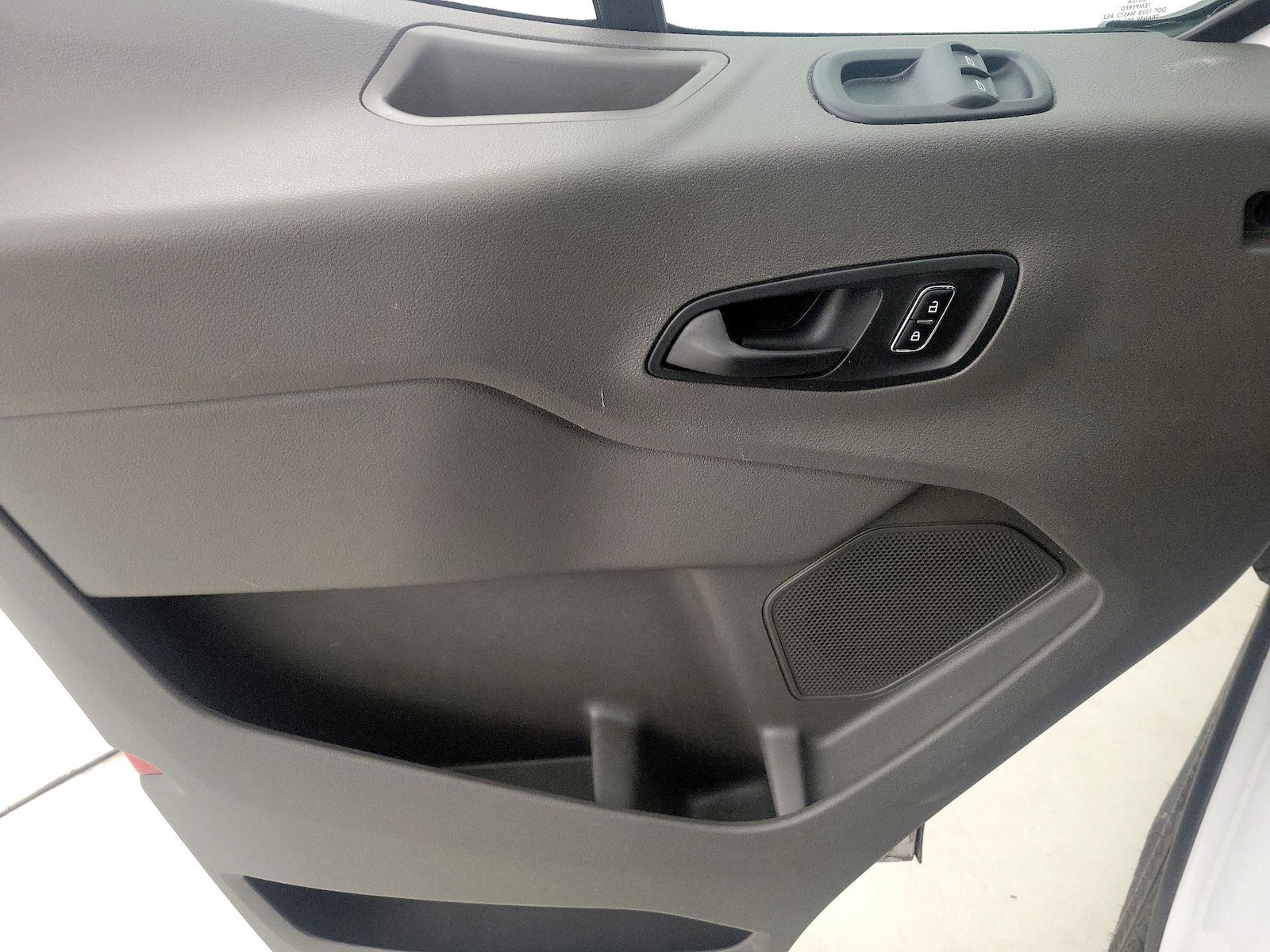 2024 Ford Transit Passenger Van XLT - Photo 13