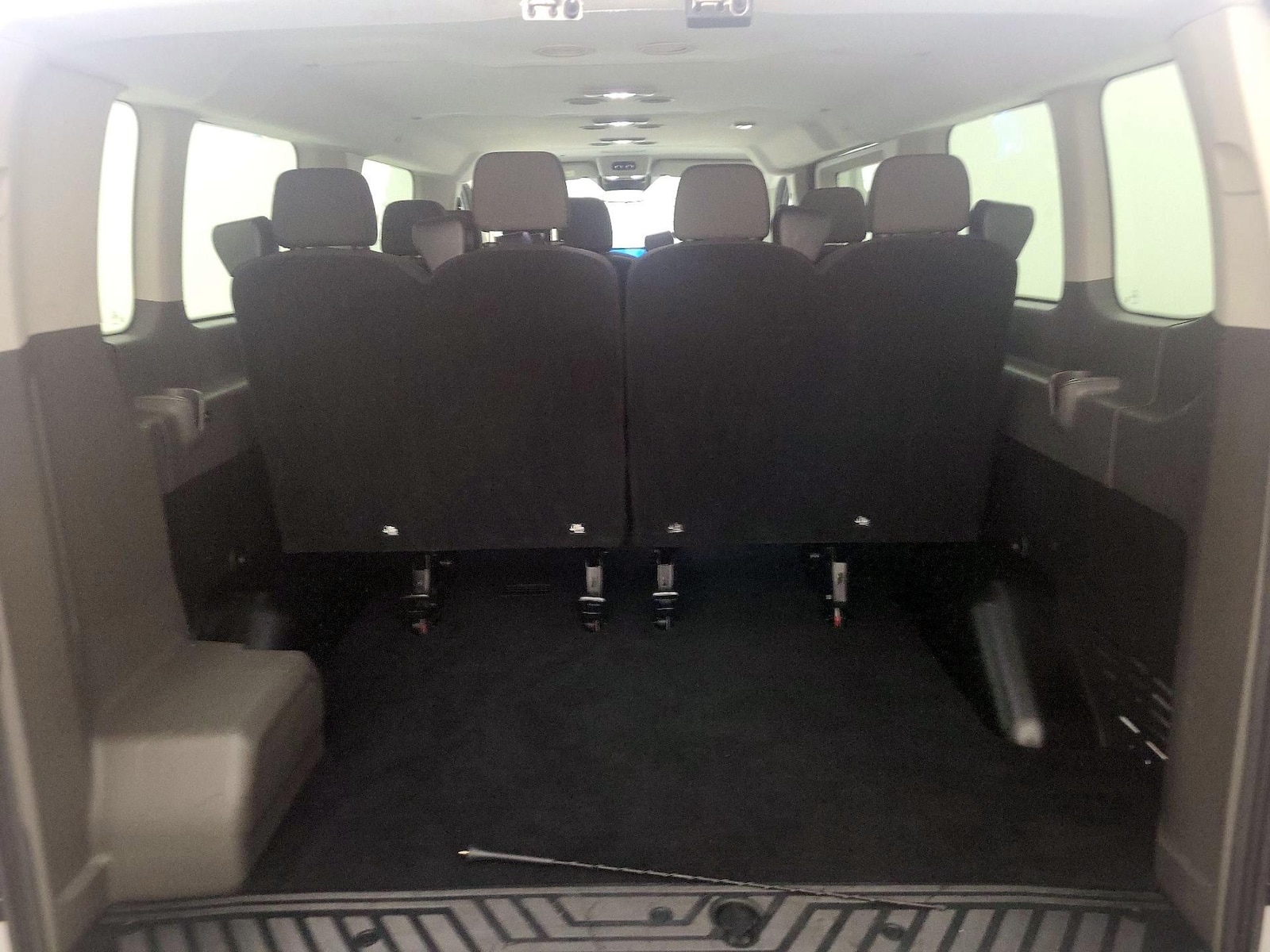 2024 Ford Transit Passenger Van XLT - Photo 22