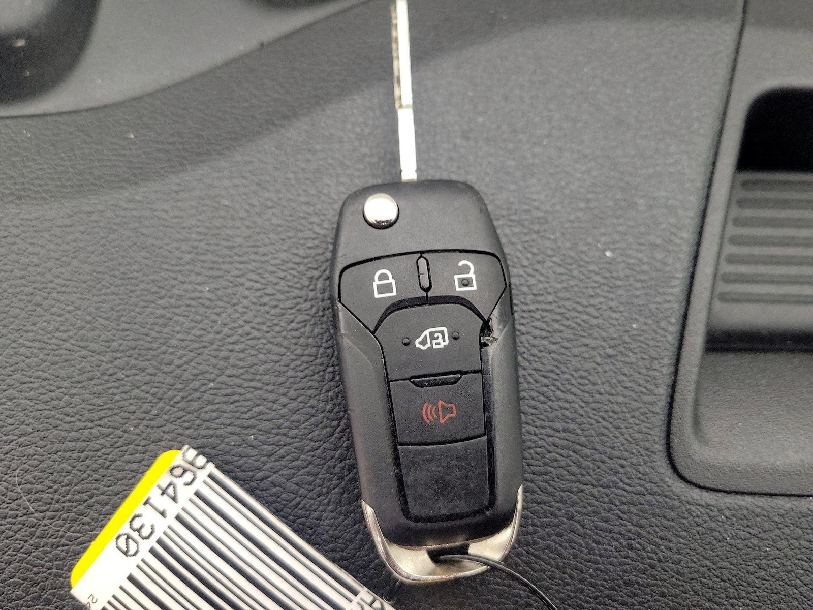 2024 Ford Transit Passenger Van XLT - Photo 24