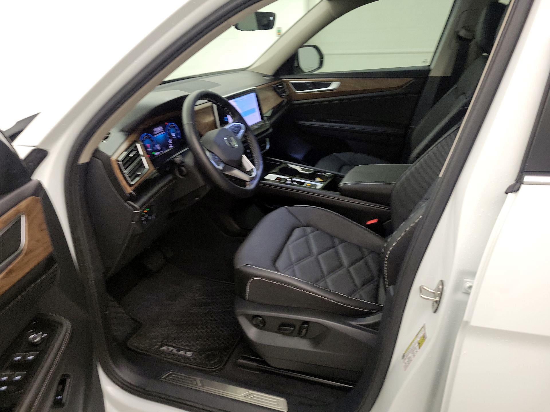 Thumbnail: 2025 Volkswagen Atlas - 11