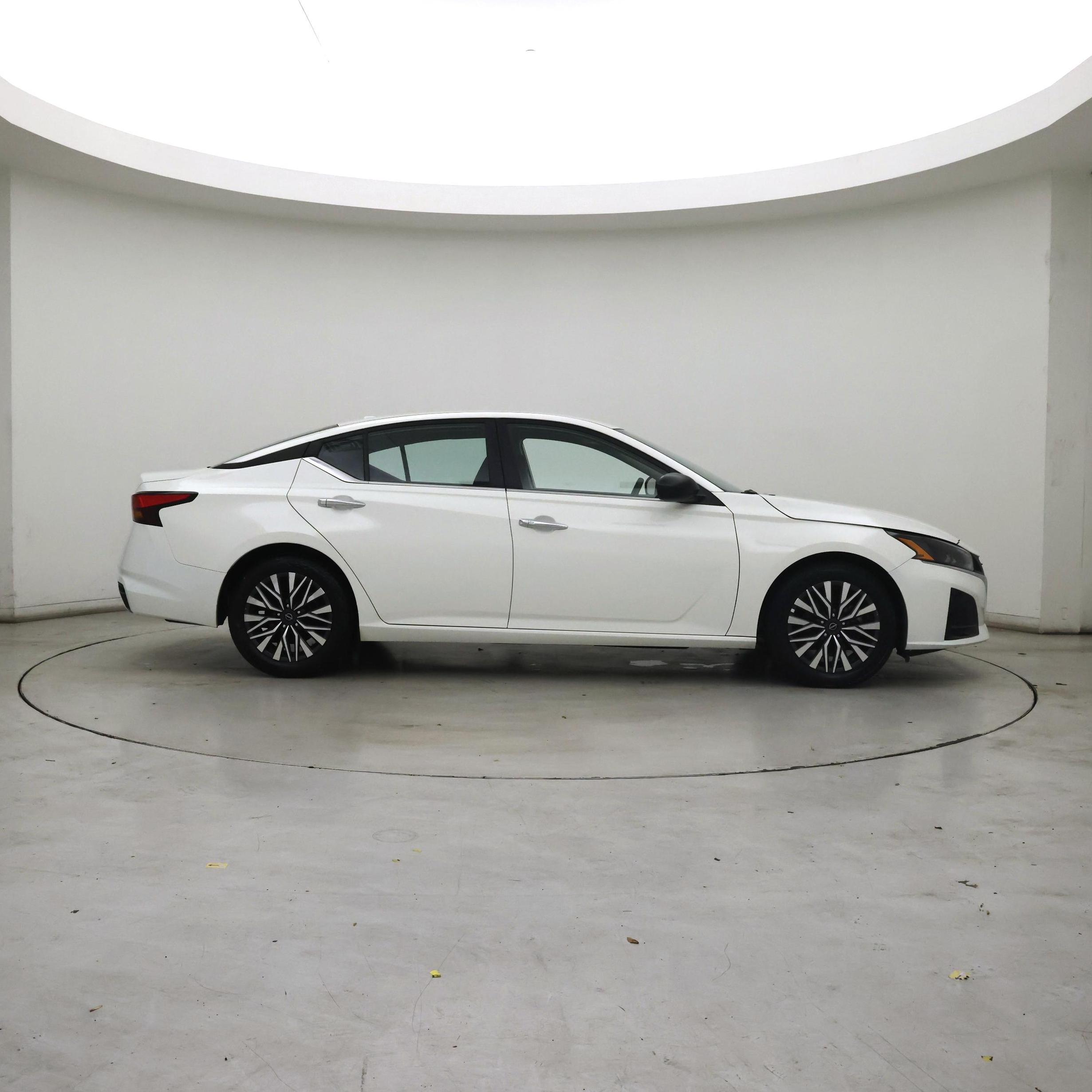 Thumbnail: 2025 Nissan Altima - 7