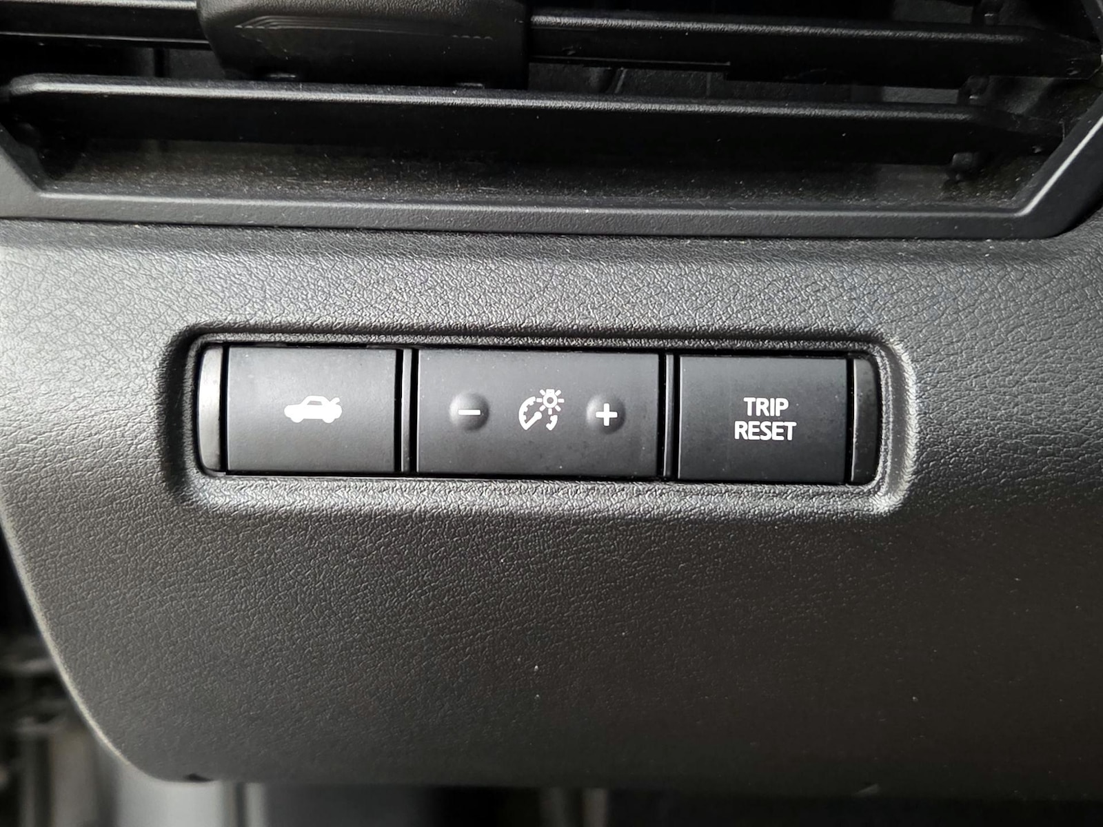 2025 Nissan Altima SV - Photo 14