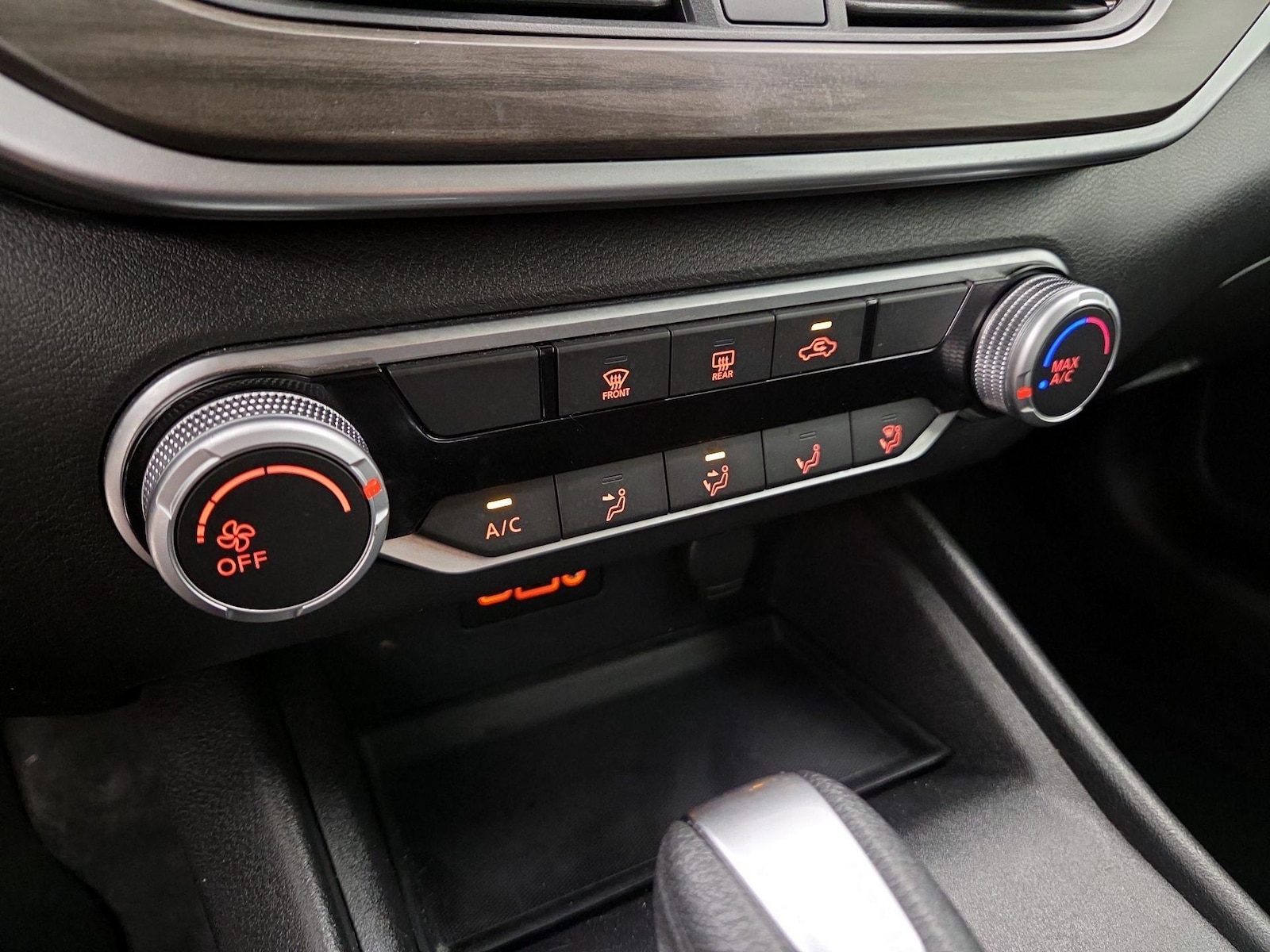 2025 Nissan Altima SV - Photo 17