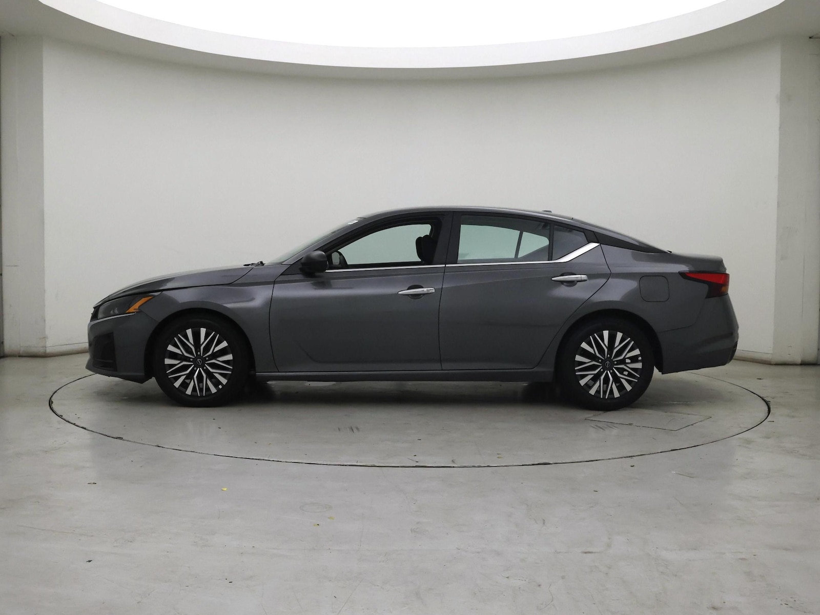 2025 Nissan Altima SV - Photo 4