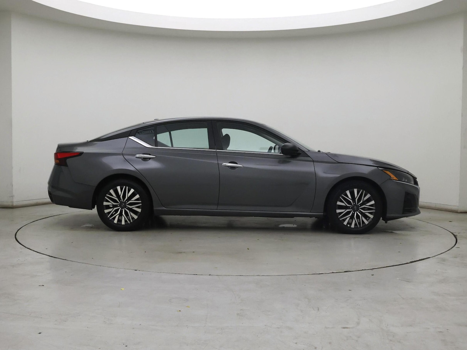 2025 Nissan Altima SV - Photo 8