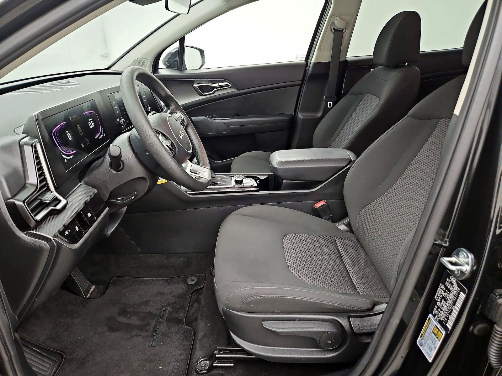2025 Kia Sportage LX - Photo 12