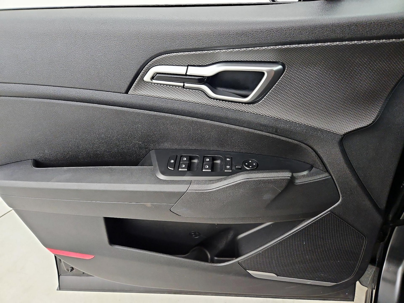 2025 Kia Sportage LX - Photo 13