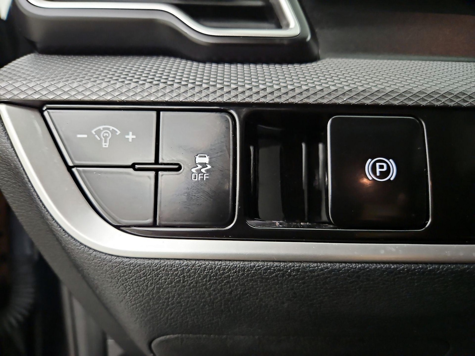 2025 Kia Sportage LX - Photo 14