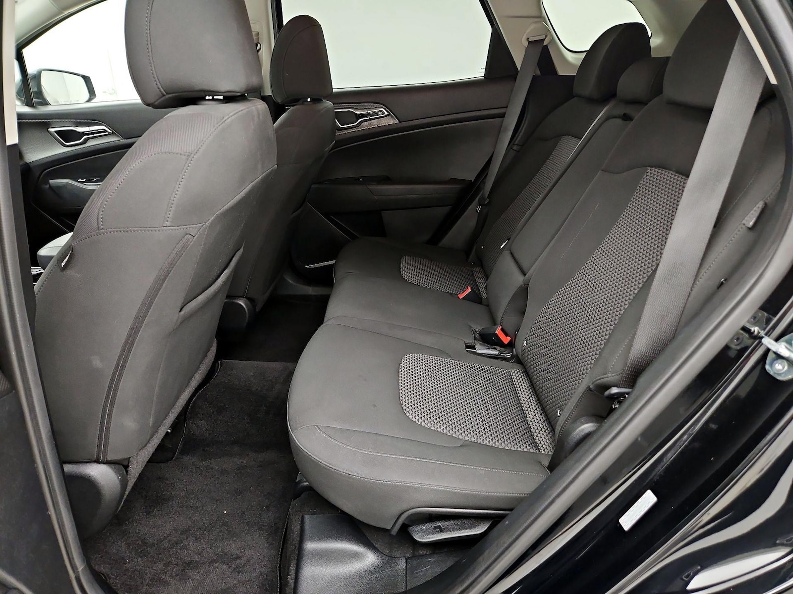 2025 Kia Sportage LX - Photo 20