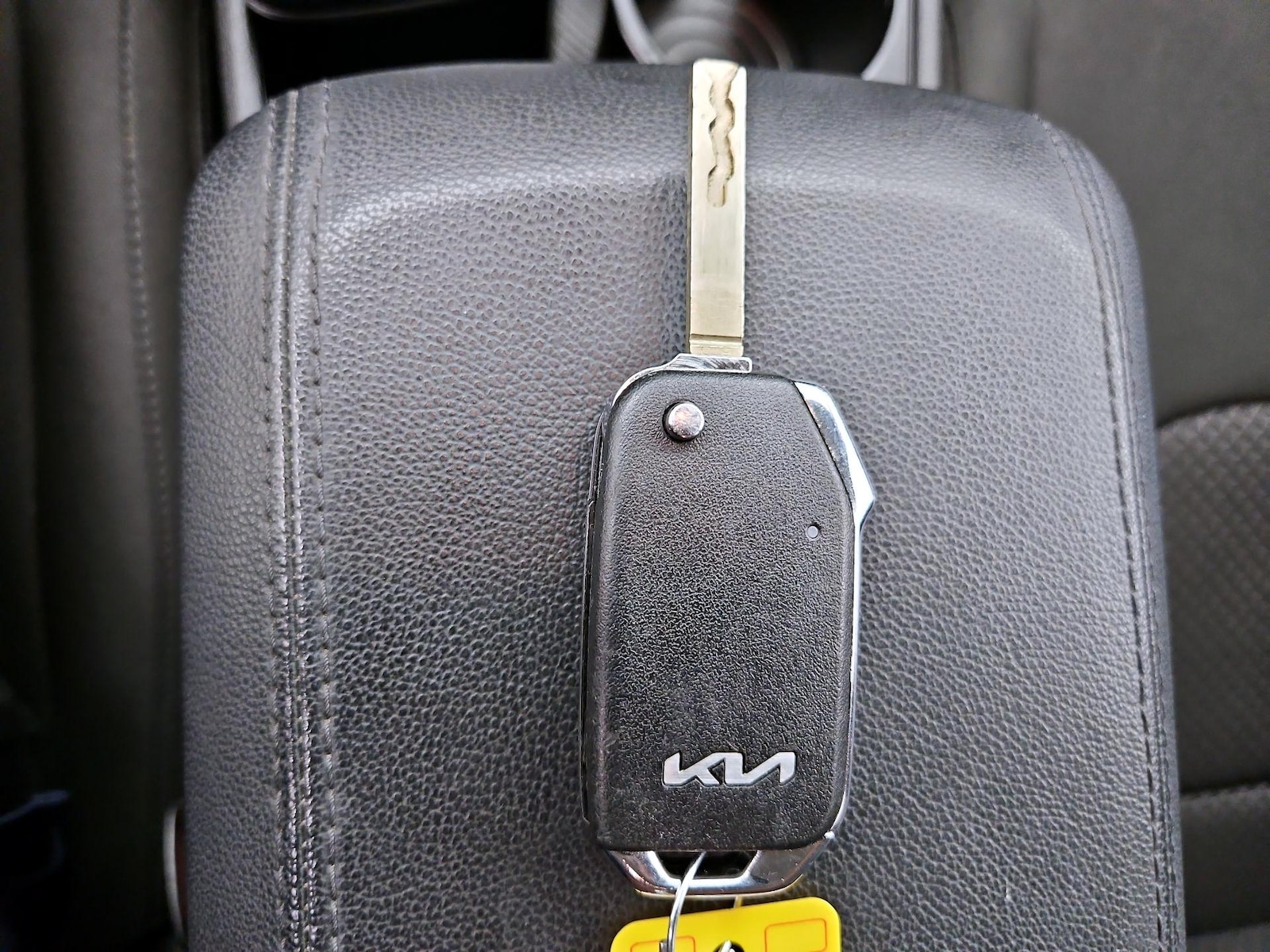 2025 Kia Sportage LX - Photo 23