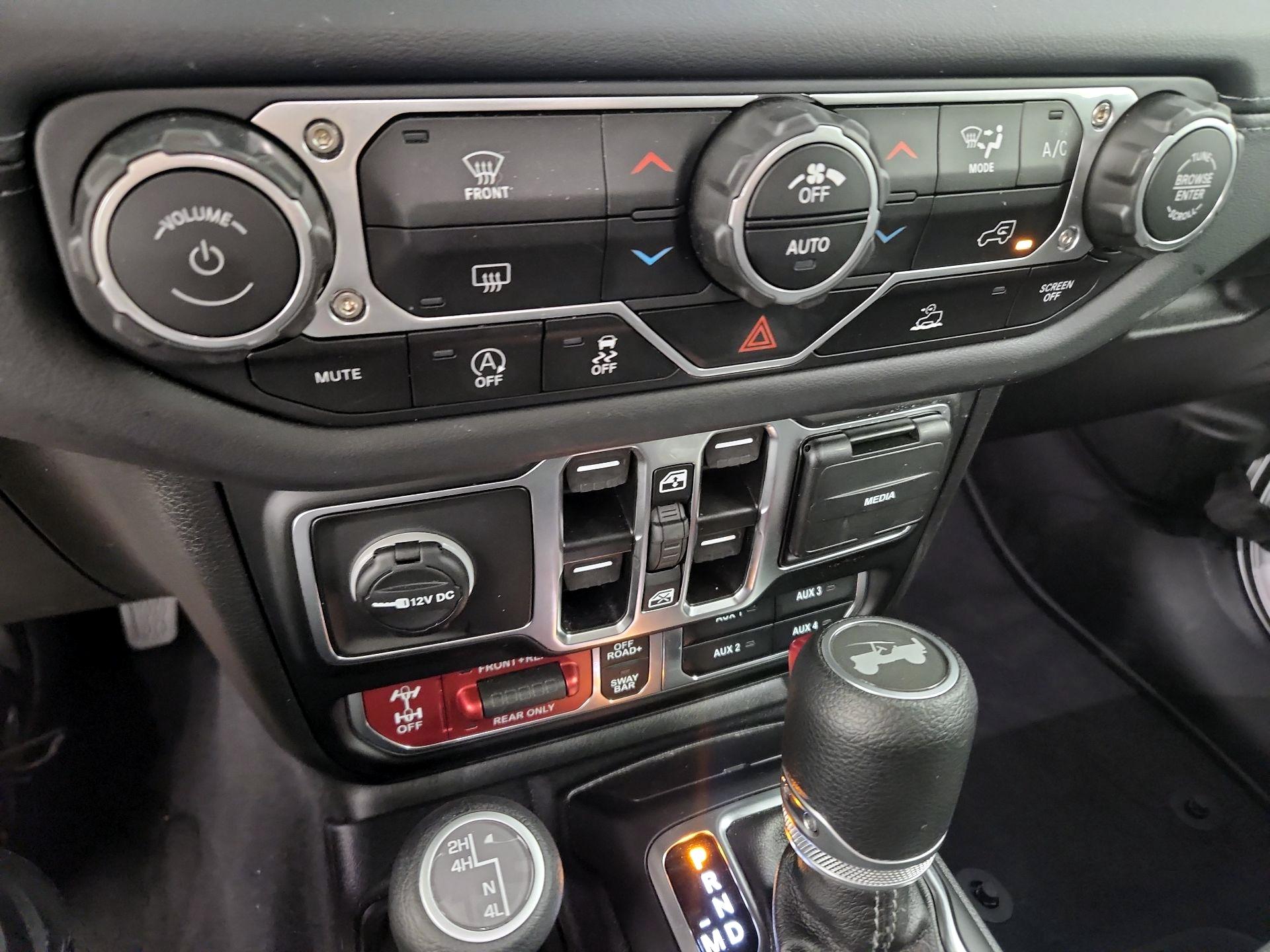 Thumbnail: 2025 Jeep Wrangler - 16
