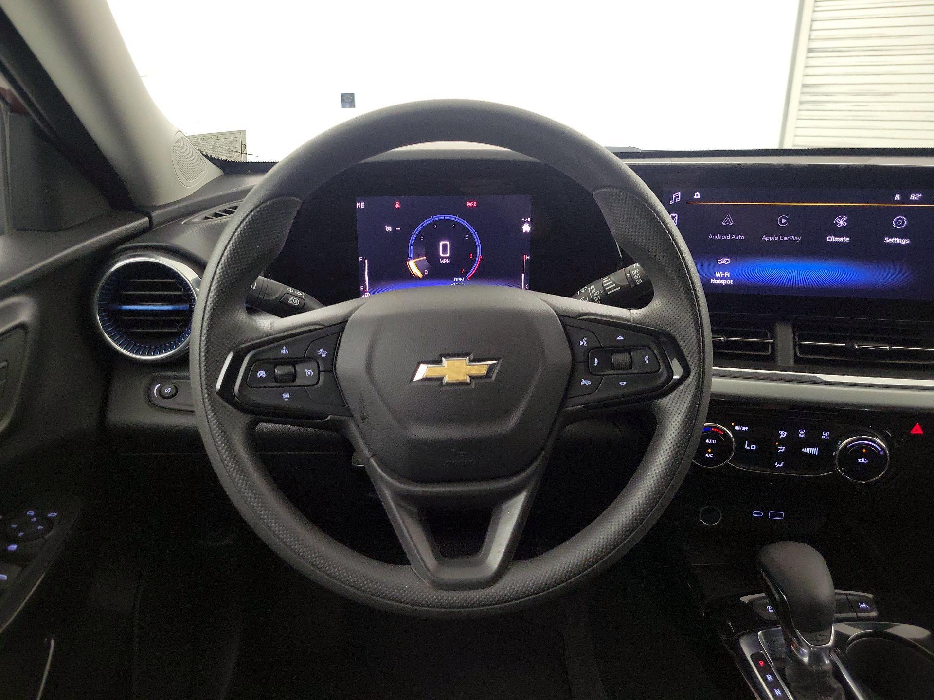 Thumbnail: 2025 Chevrolet Trax - 10