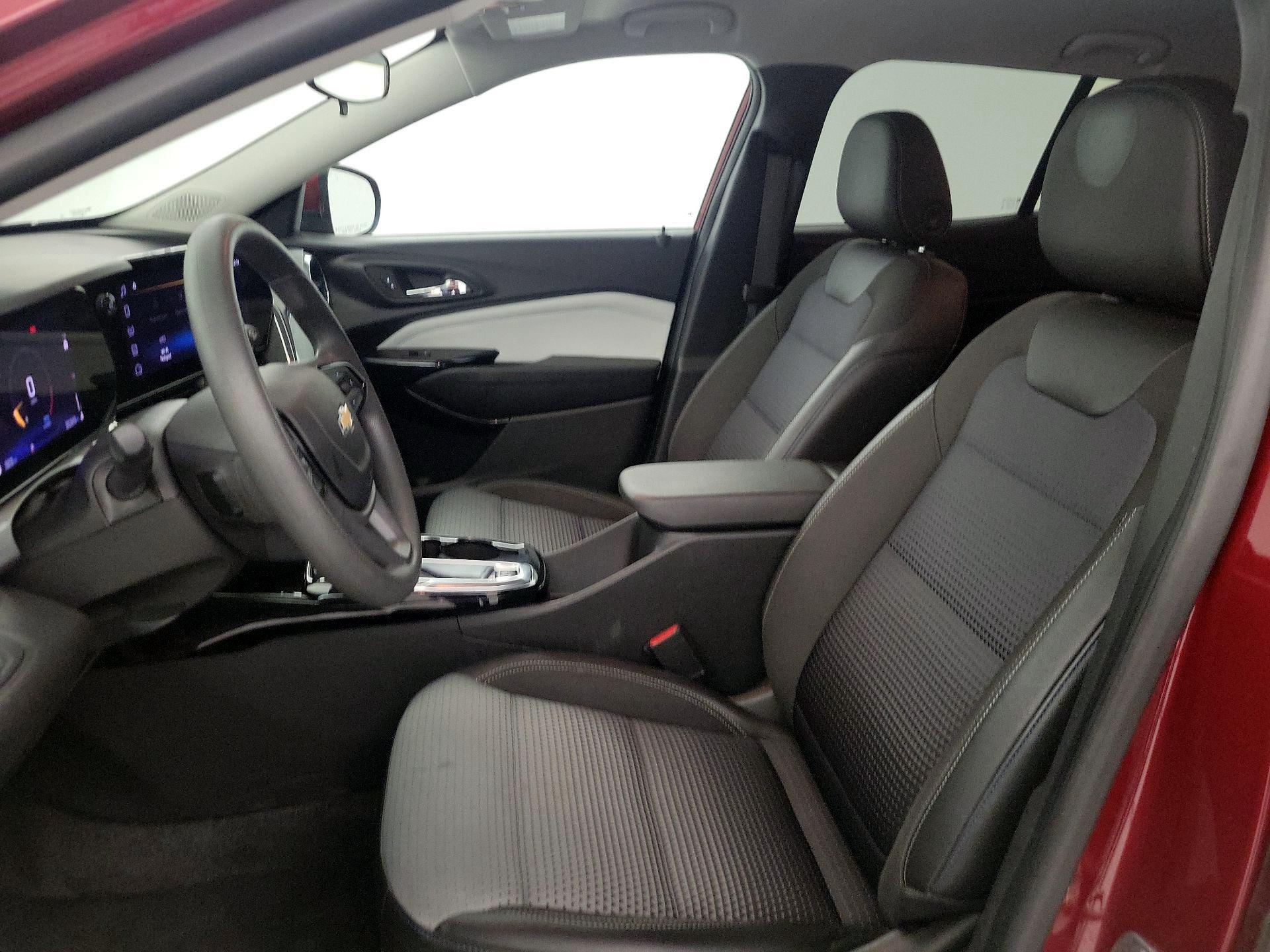 Thumbnail: 2025 Chevrolet Trax - 11