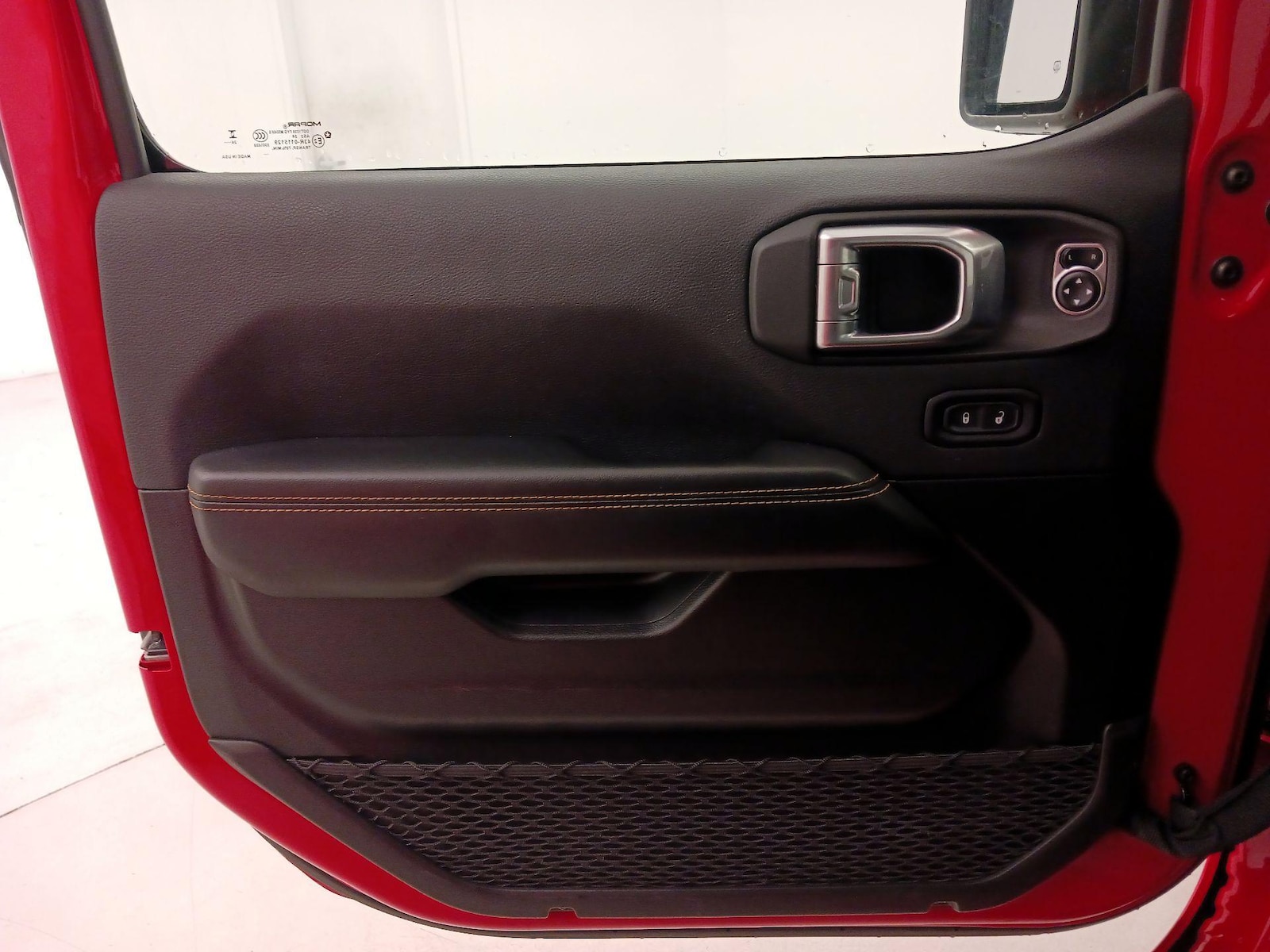 2025 Jeep Wrangler 4-Door Sahara - Photo 13
