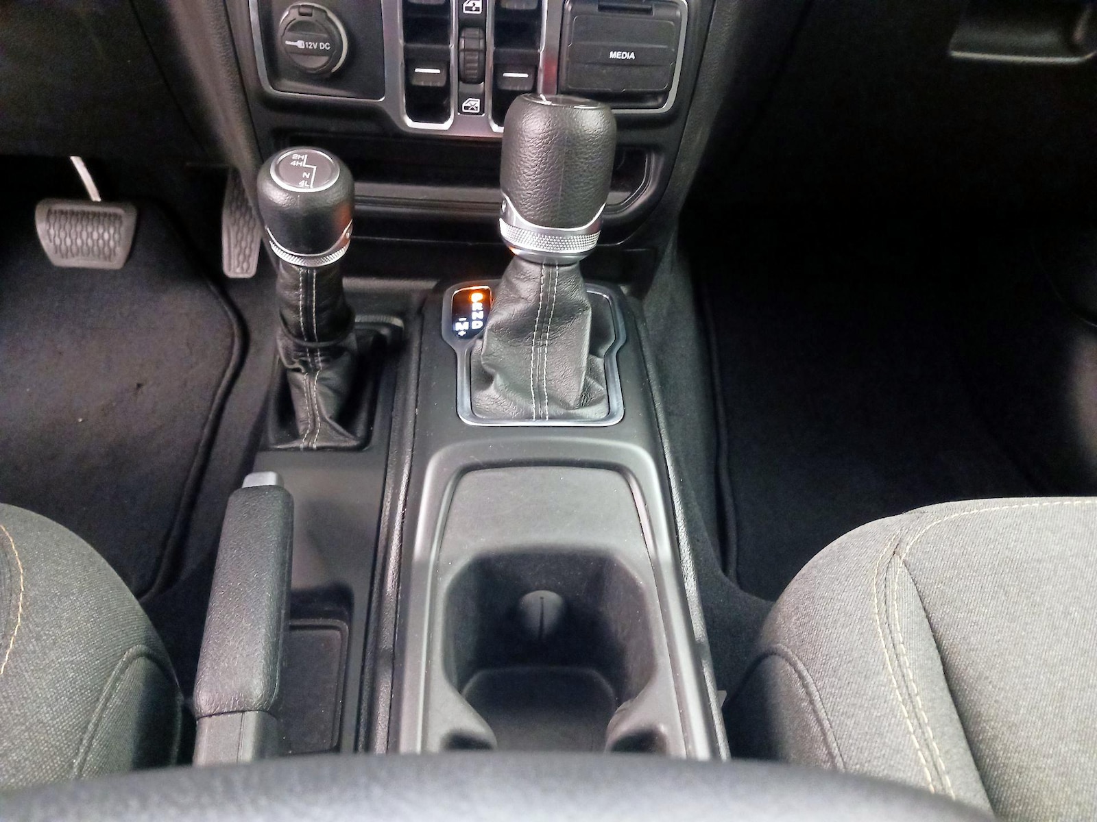 2025 Jeep Wrangler 4-Door Sahara - Photo 18