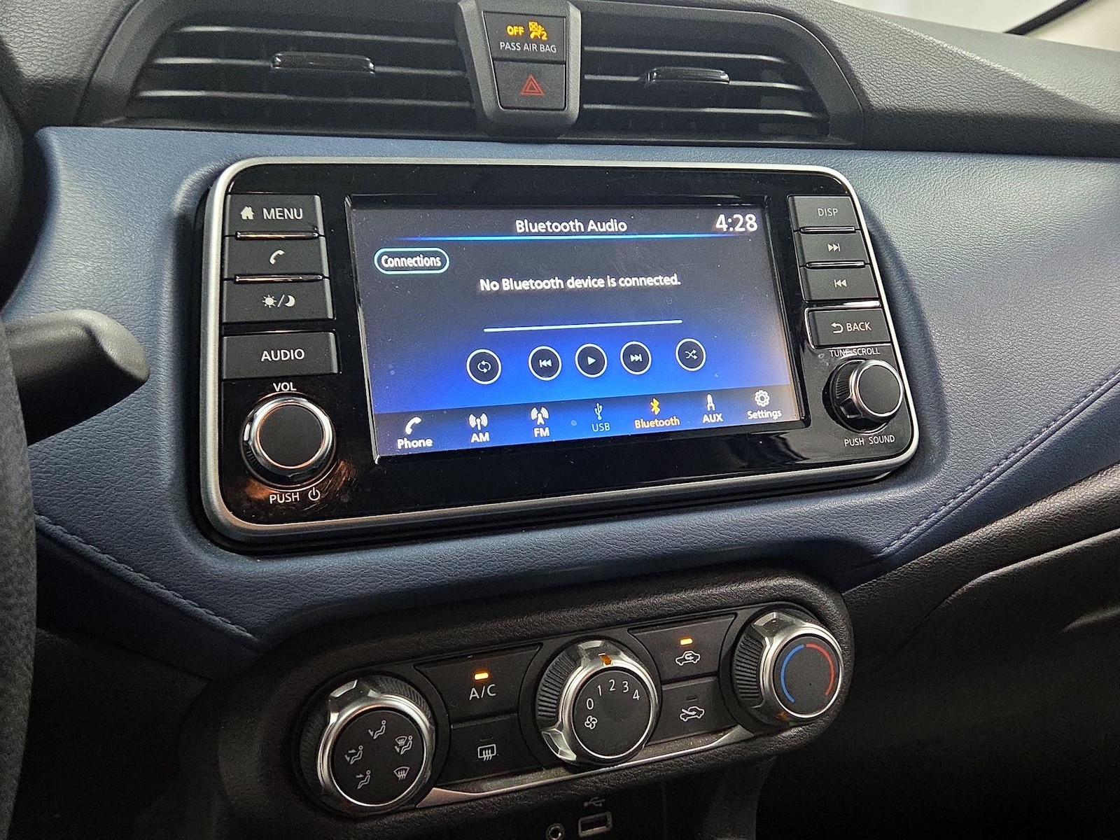 2025 Nissan Versa Sedan SV - Photo 14