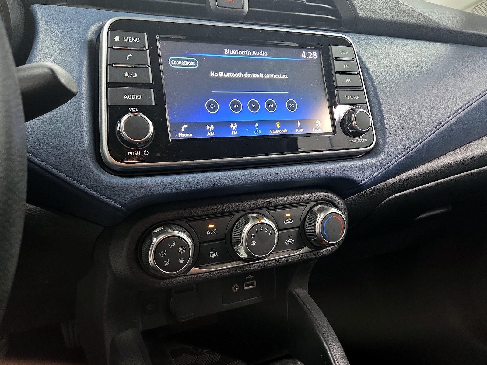 2025 Nissan Versa Sedan SV - Photo 15