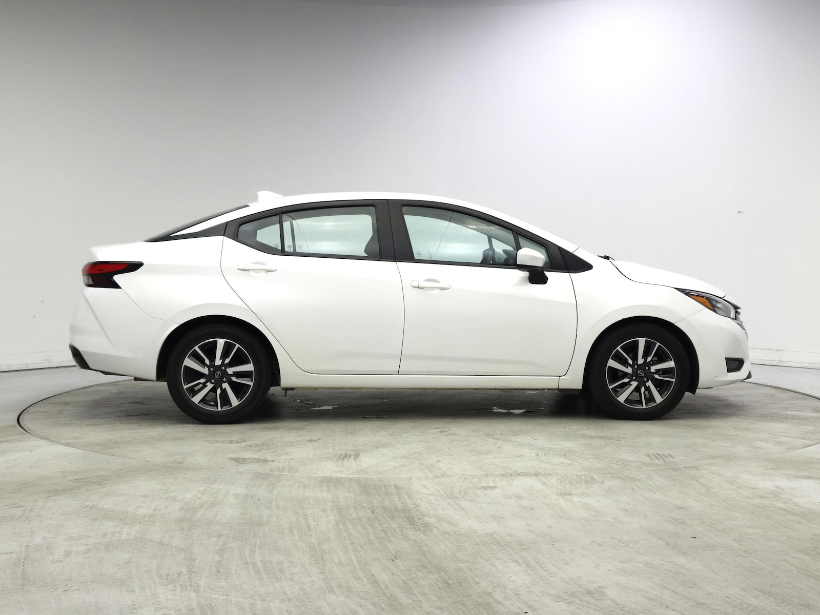 2025 Nissan Versa Sedan SV - Photo 8