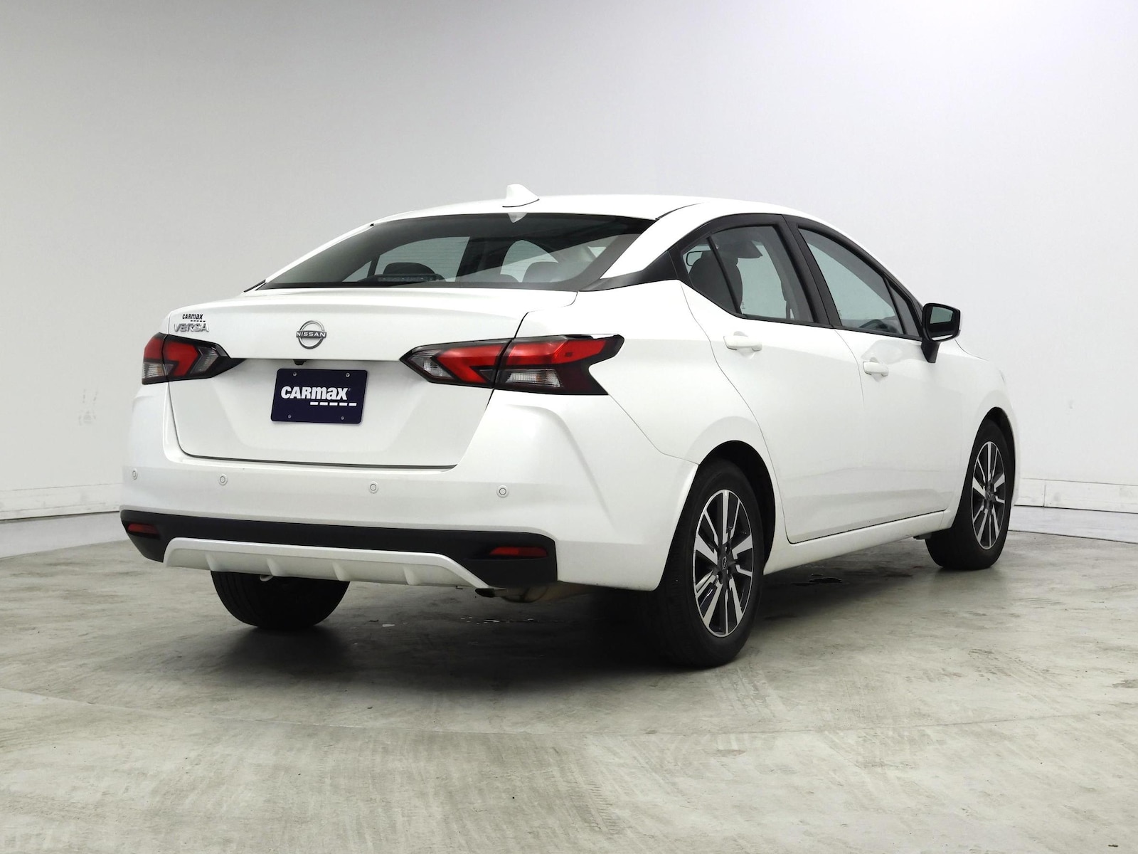 2025 Nissan Versa Sedan SV - Photo 9
