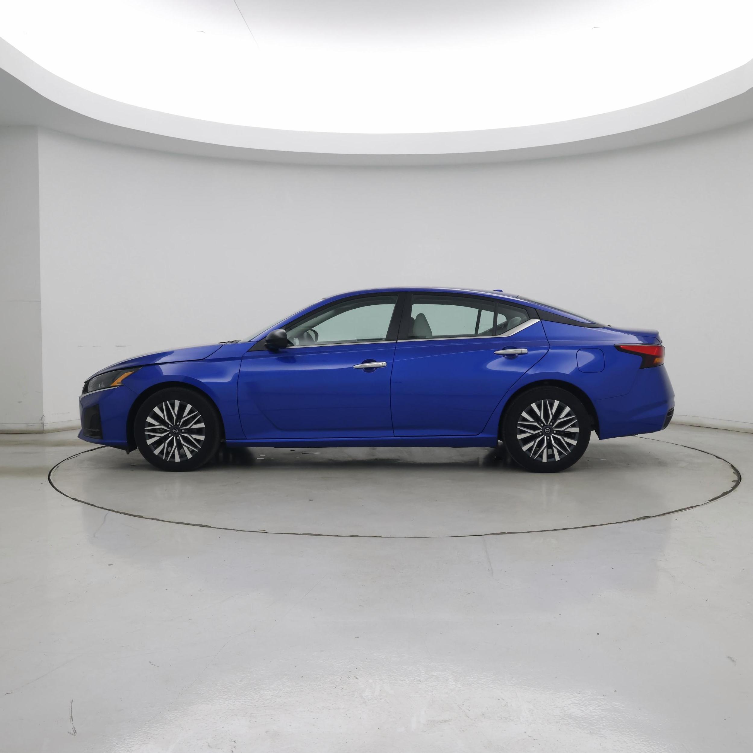 Thumbnail: 2025 Nissan Altima - 3