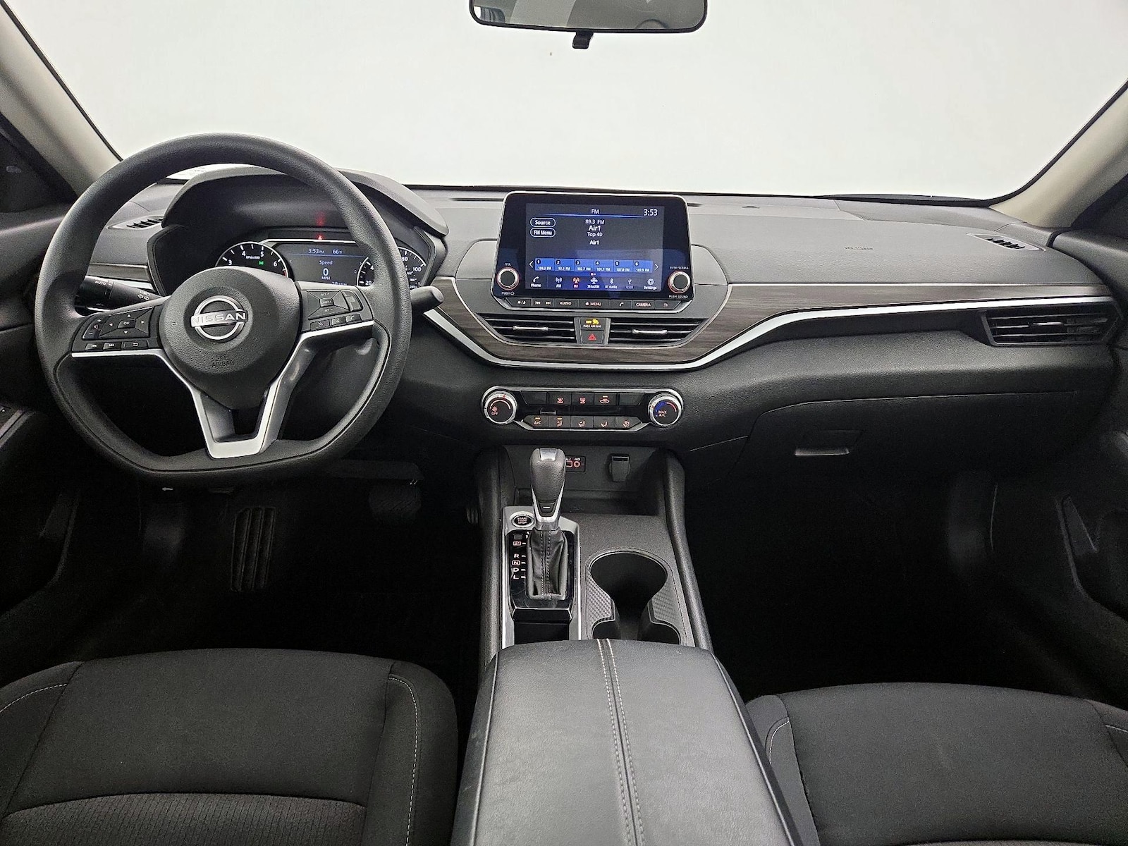 2025 Nissan Altima SV - Photo 10