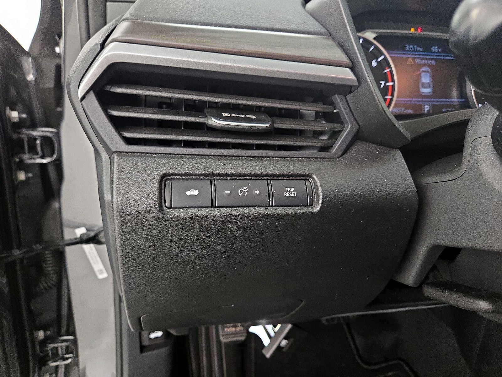 2025 Nissan Altima SV - Photo 14