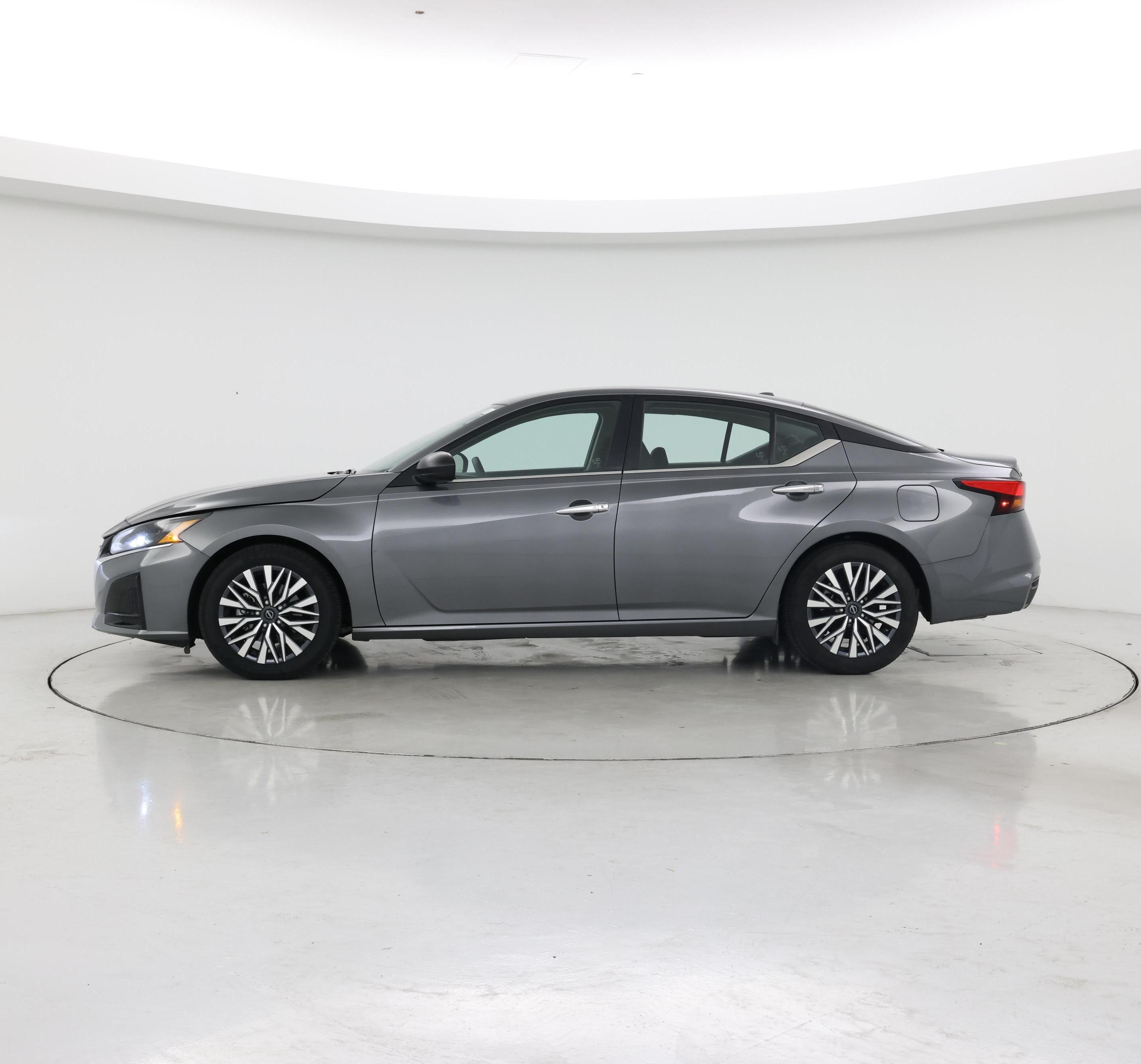 Thumbnail: 2025 Nissan Altima - 3