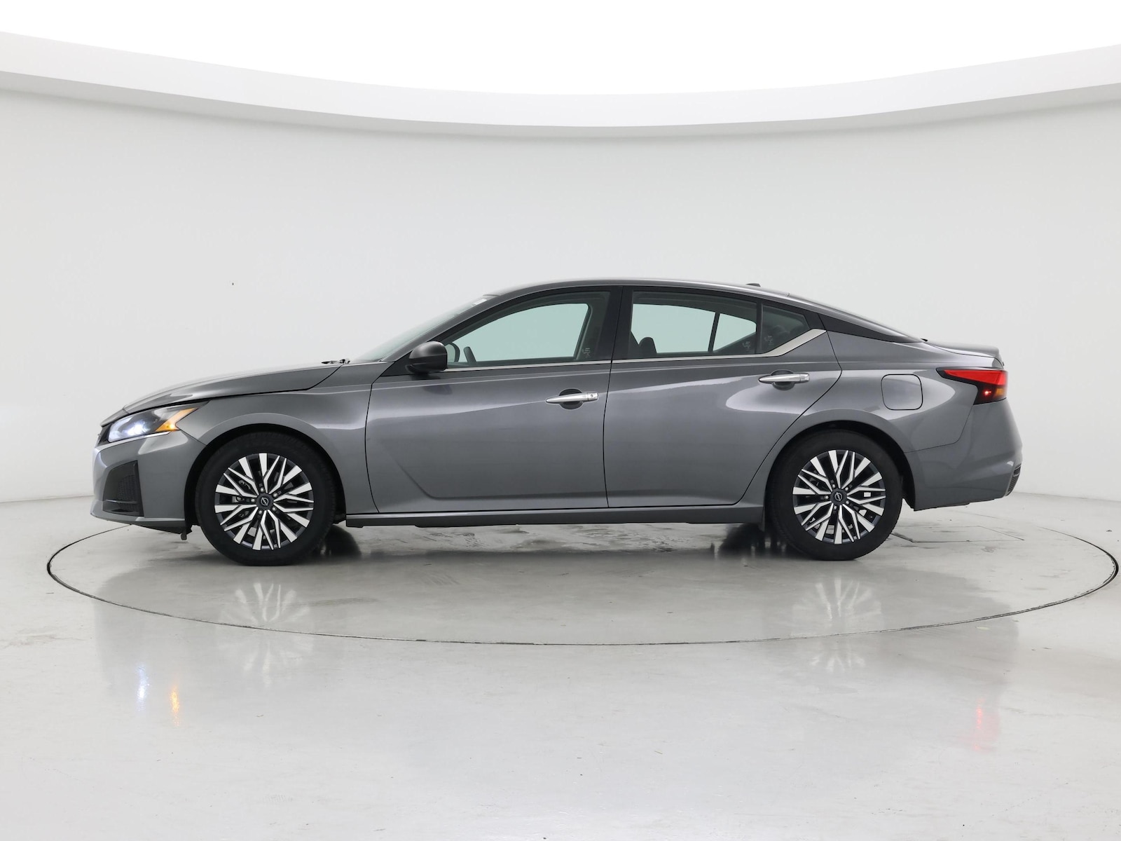 2025 Nissan Altima SV - Photo 4