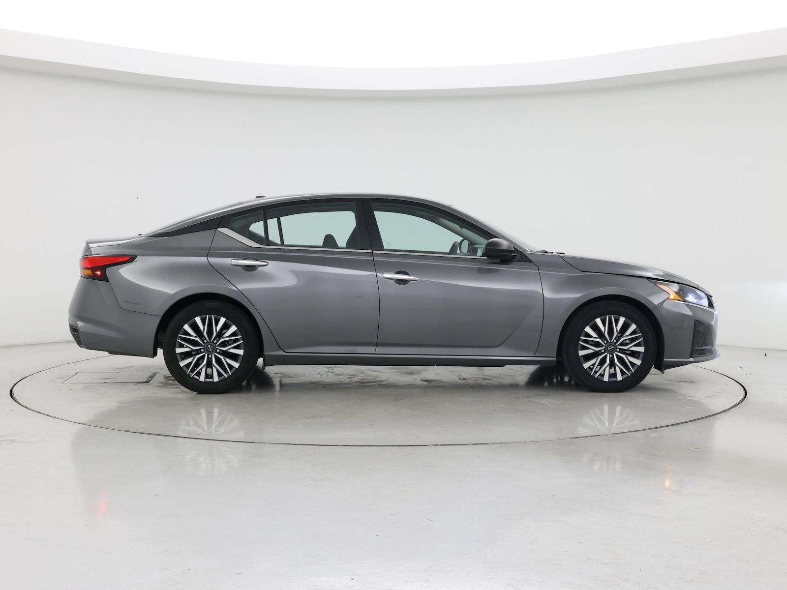 2025 Nissan Altima SV - Photo 8