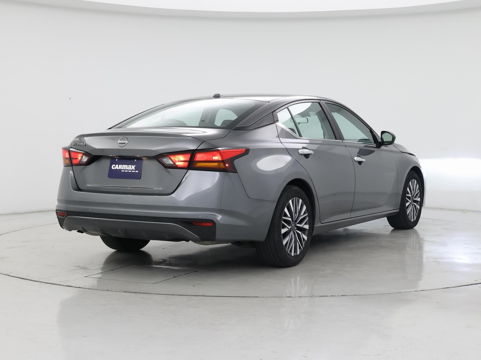 2025 Nissan Altima SV - Photo 9