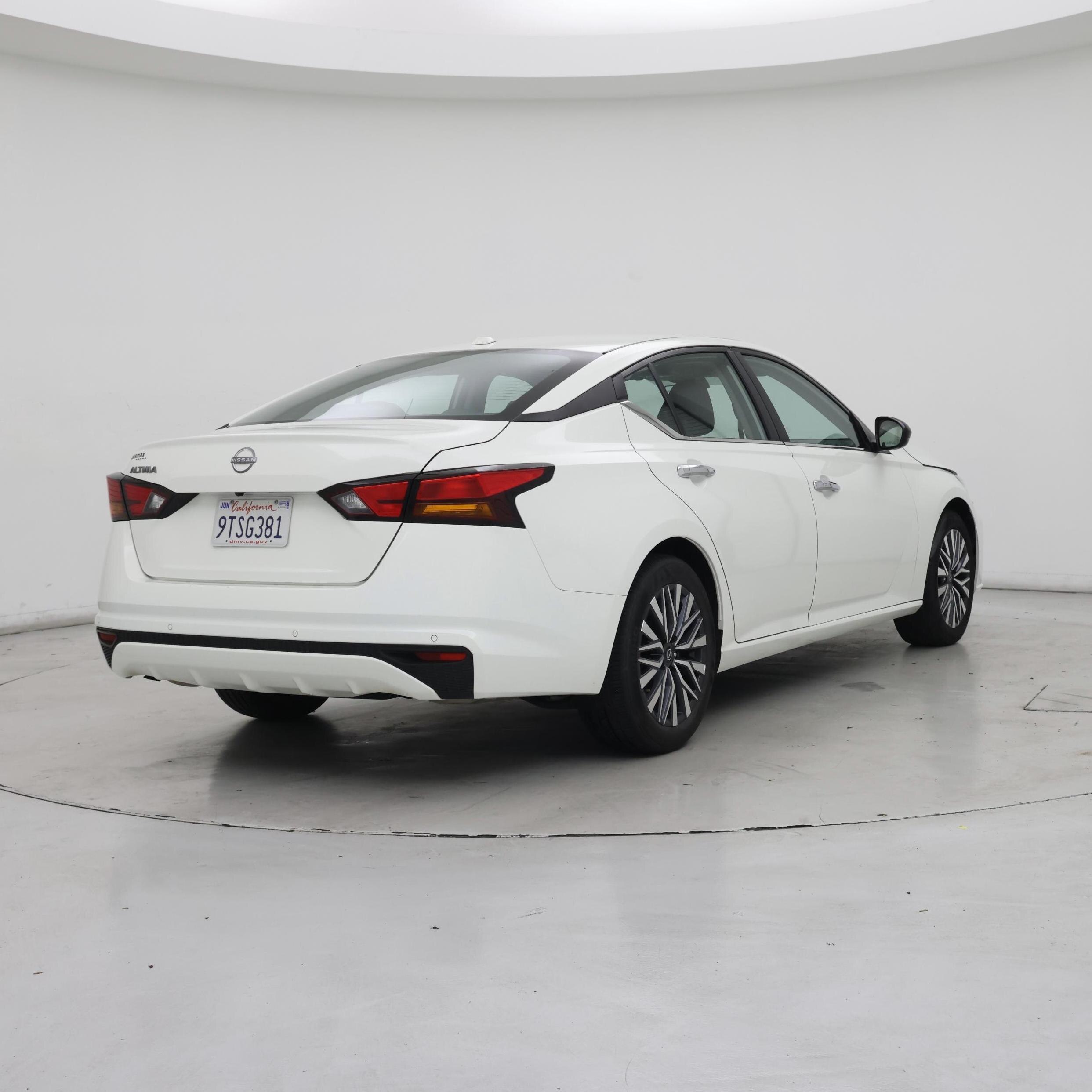 Thumbnail: 2025 Nissan Altima - 8