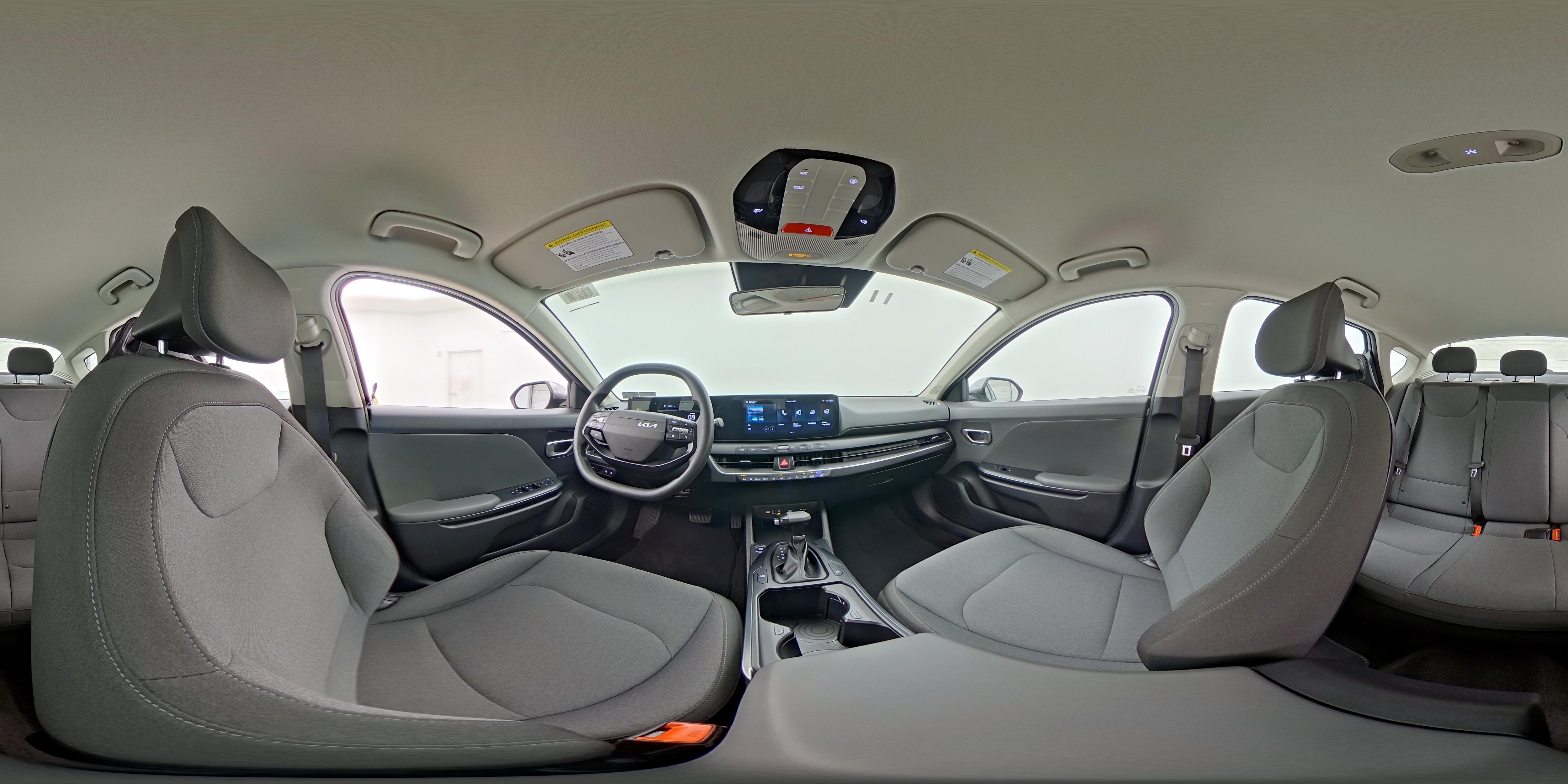 2025 Kia K4 LXS - Photo 24