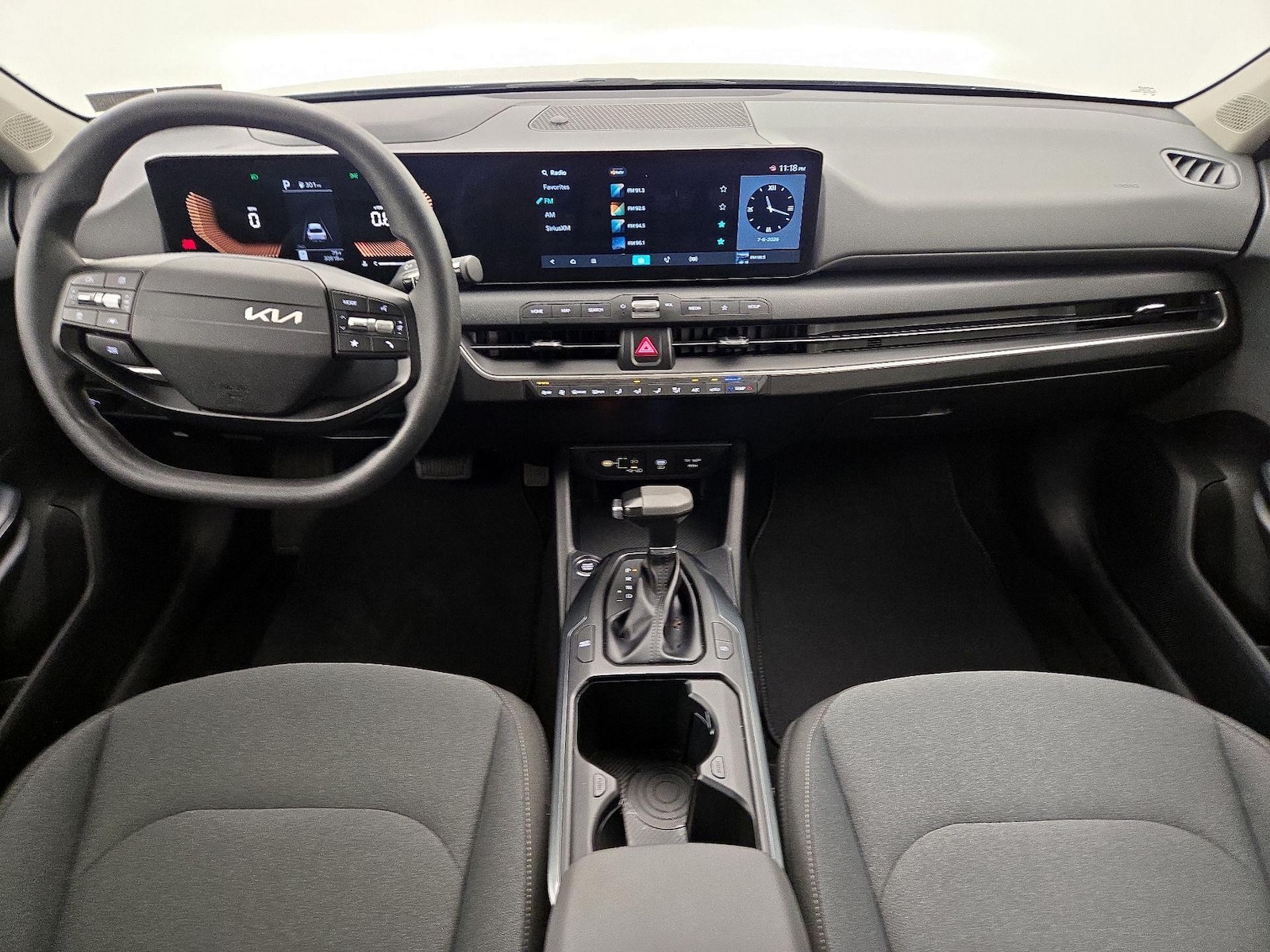 2025 Kia K4 LXS - Photo 10