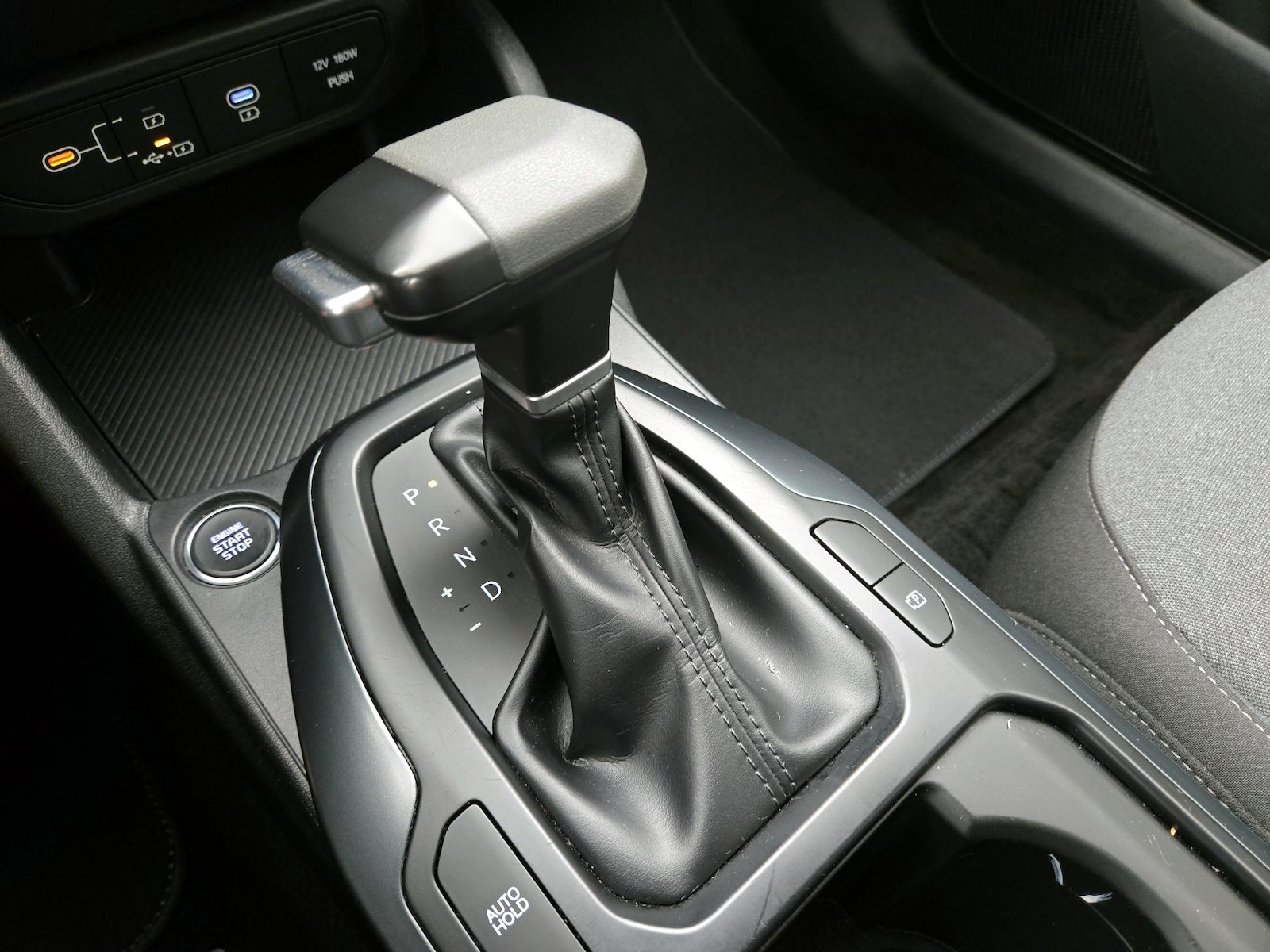 2025 Kia K4 LXS - Photo 18