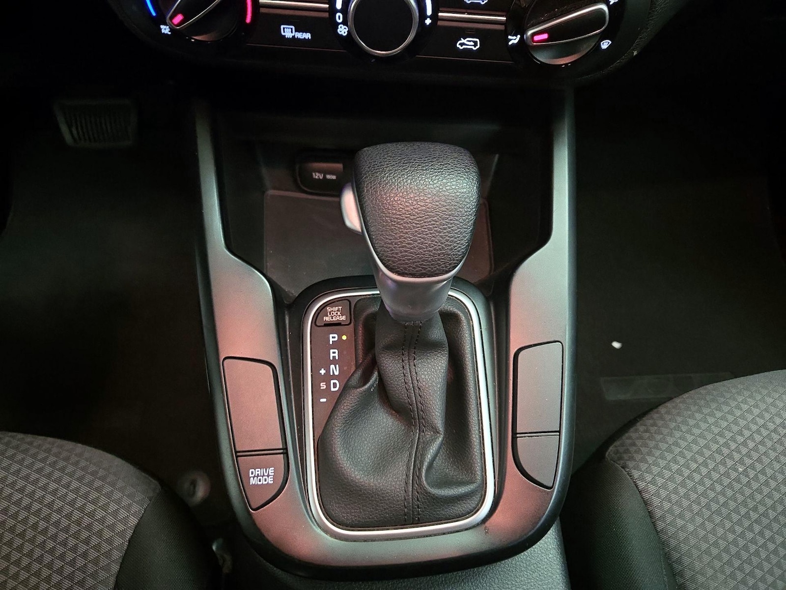 2025 Kia Soul LX - Photo 18