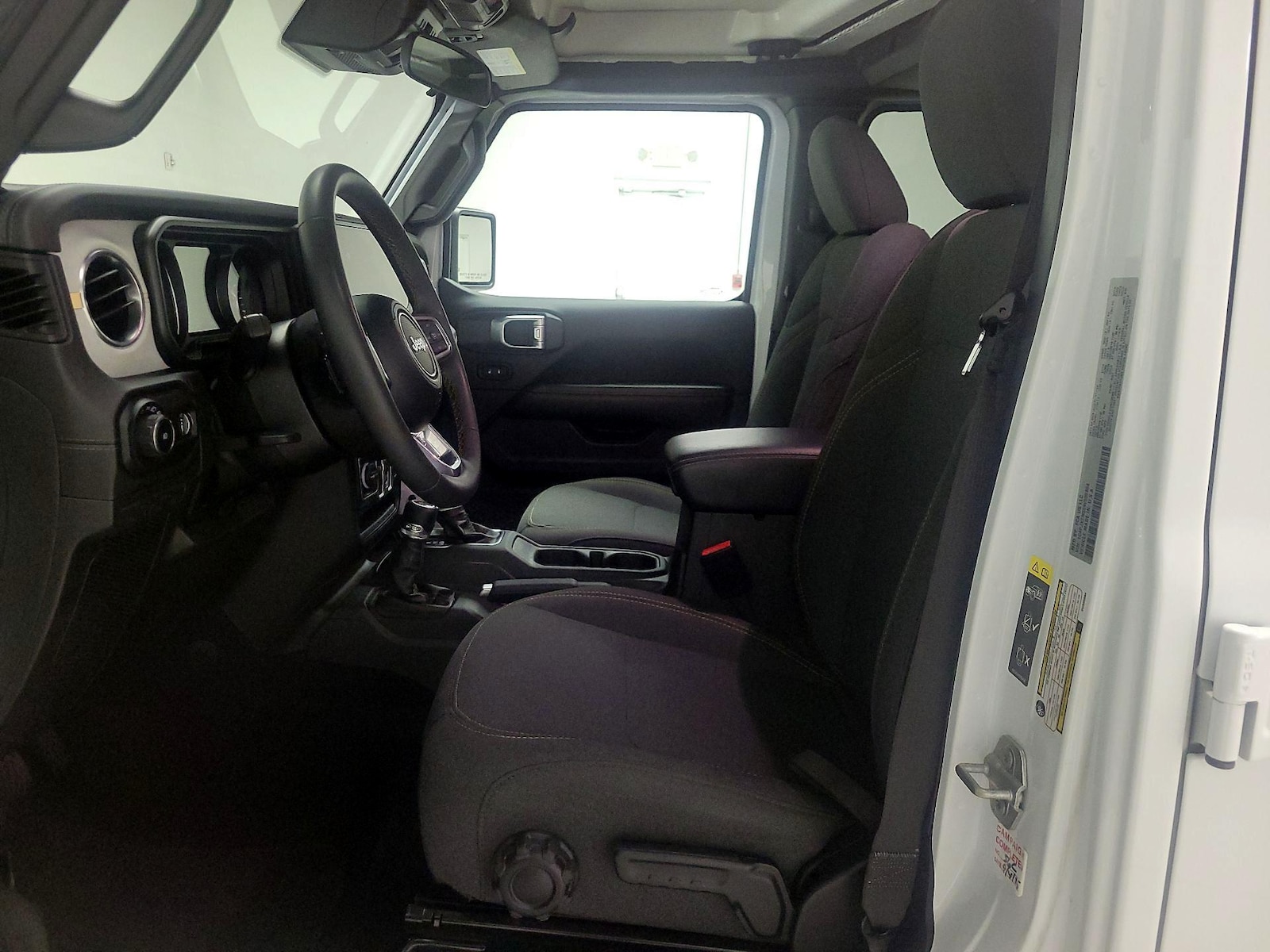 2025 Jeep Wrangler 4-Door Sahara - Photo 12