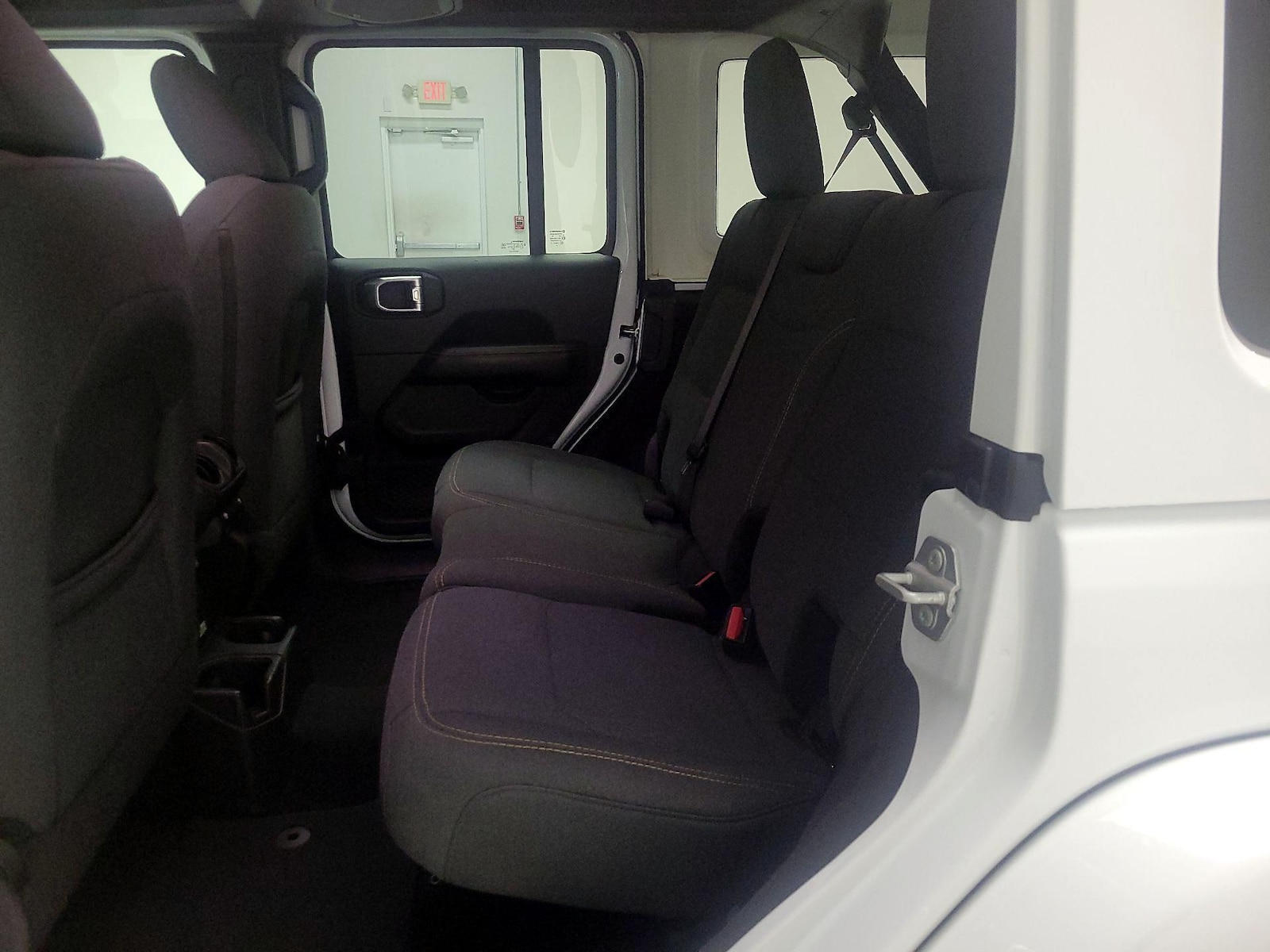 2025 Jeep Wrangler 4-Door Sahara - Photo 20