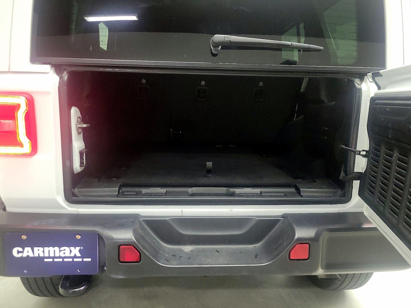 2025 Jeep Wrangler 4-Door Sahara - Photo 21
