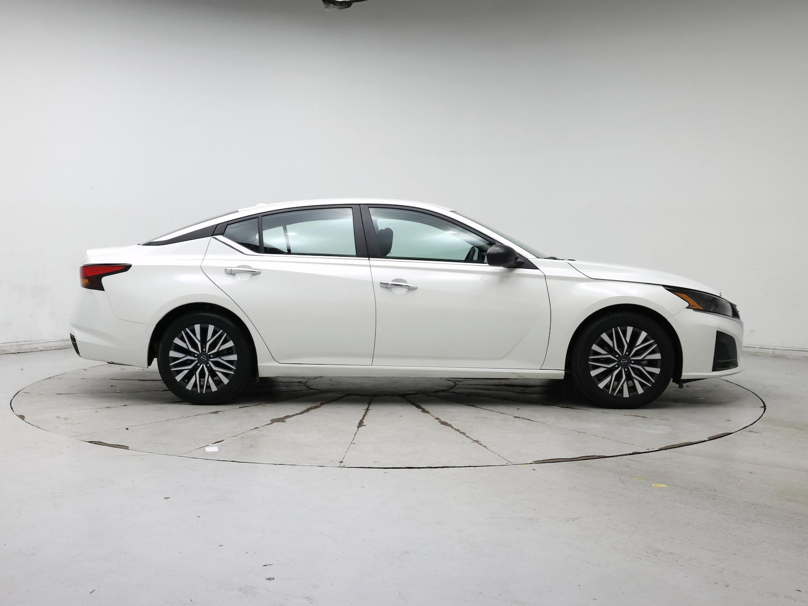 2025 Nissan Altima SV - Photo 8