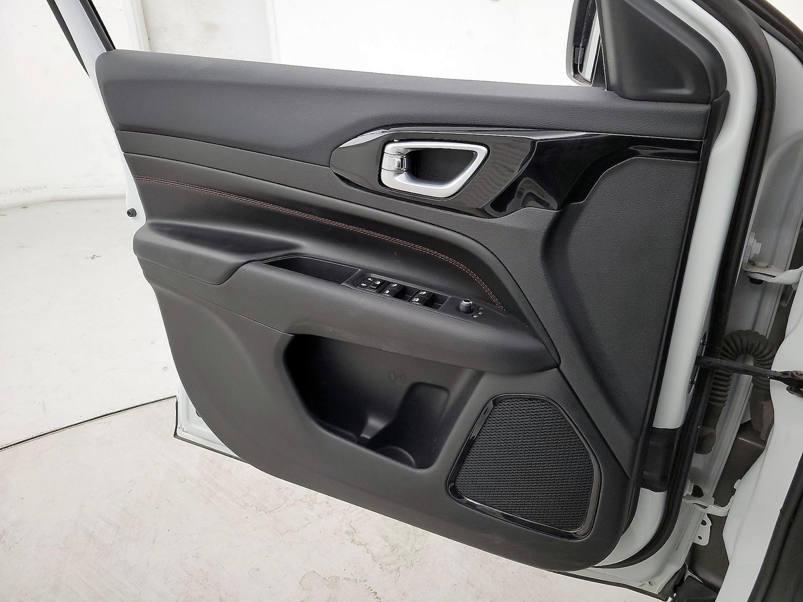 2025 Jeep Compass Trailhawk - Photo 13