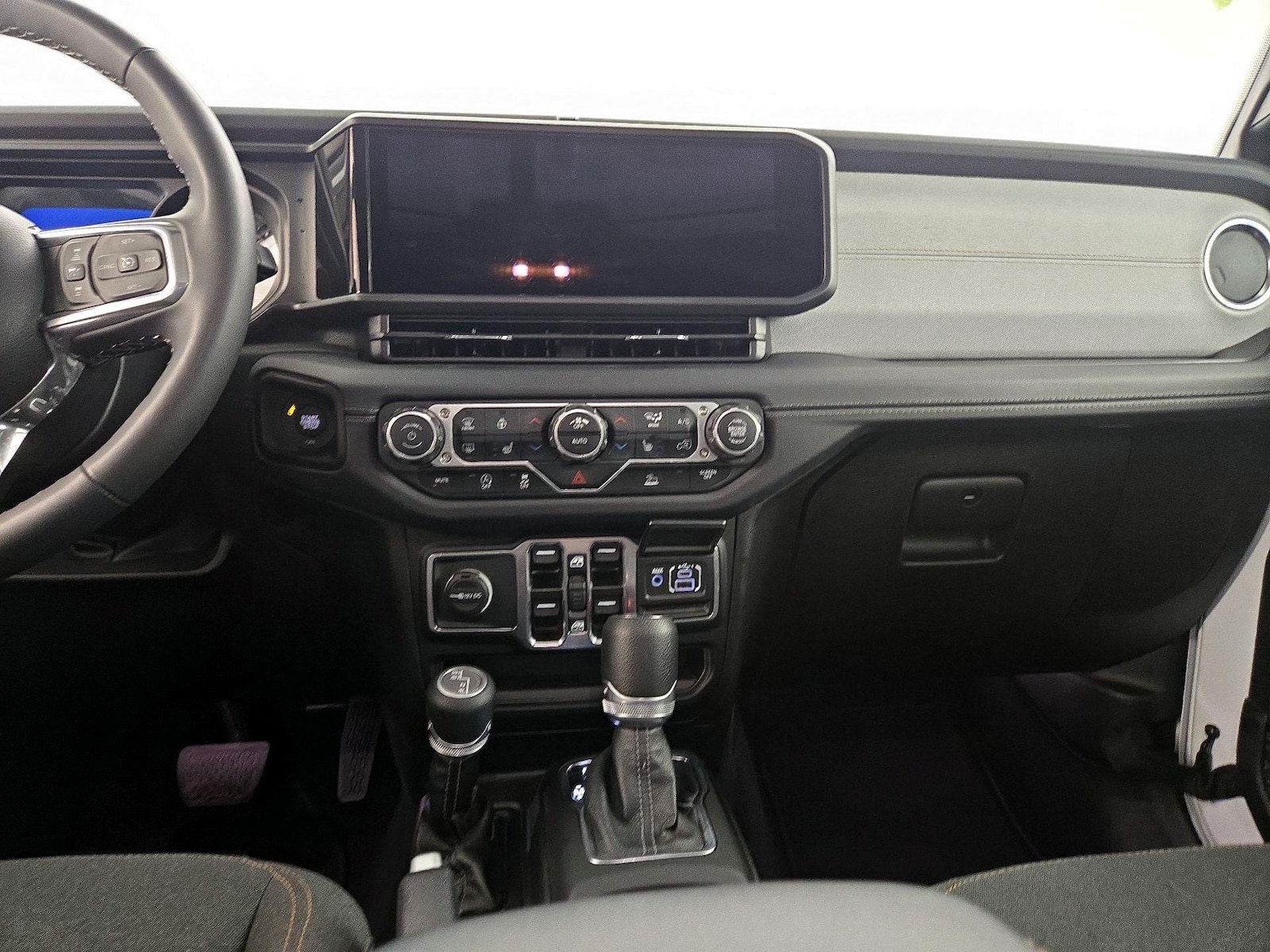 2025 Jeep Wrangler 4-Door Sahara - Photo 10