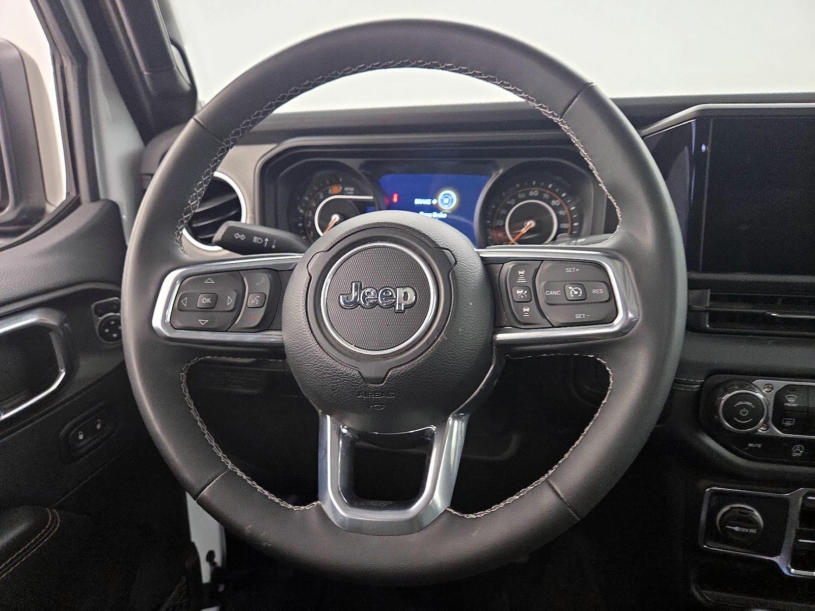 2025 Jeep Wrangler 4-Door Sahara - Photo 11