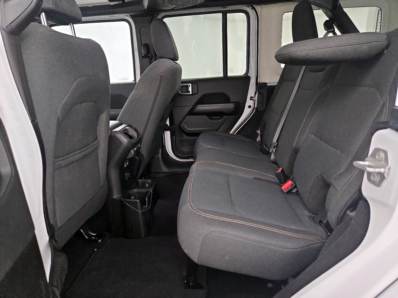 2025 Jeep Wrangler 4-Door Sahara - Photo 20