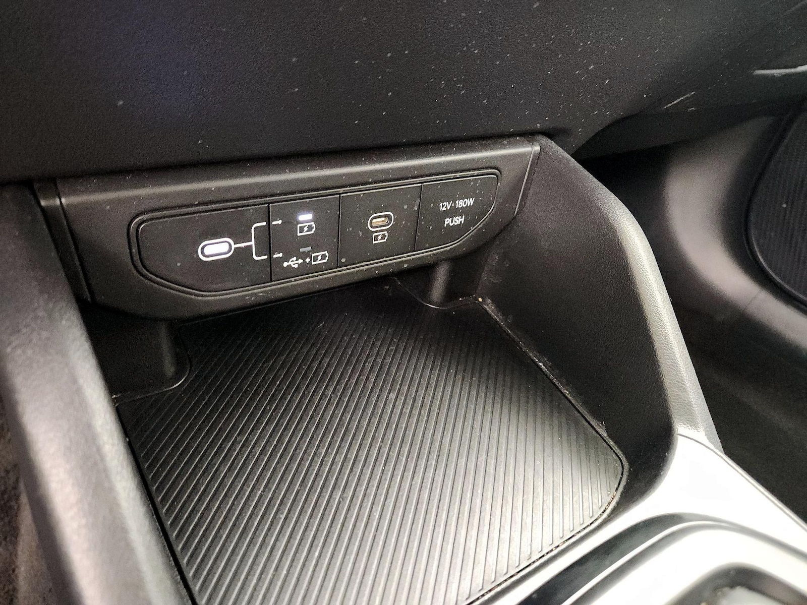 2025 Kia K4 LXS - Photo 19