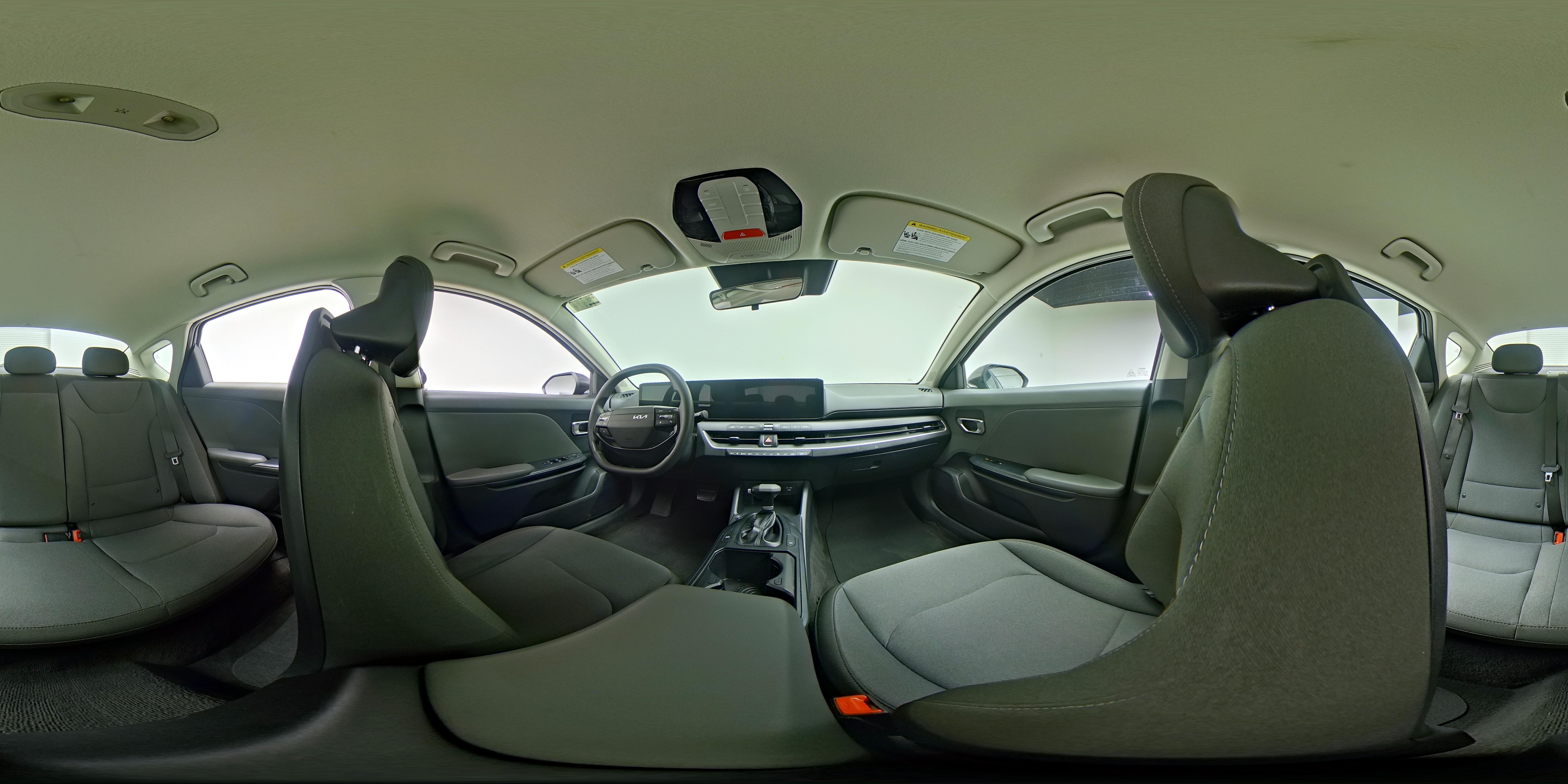 2025 Kia K4 LXS - Photo 24