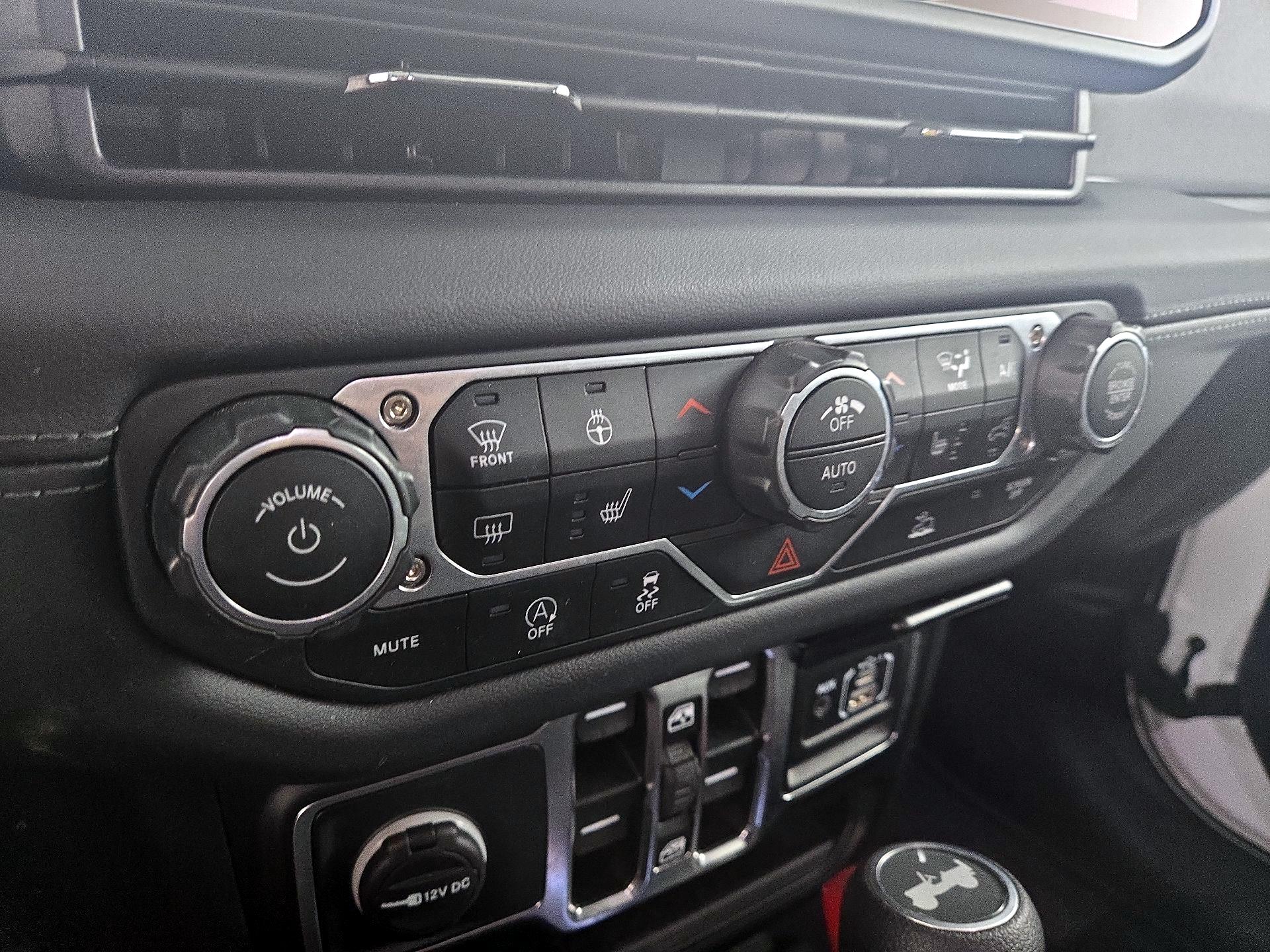 Thumbnail: 2025 Jeep Wrangler - 16