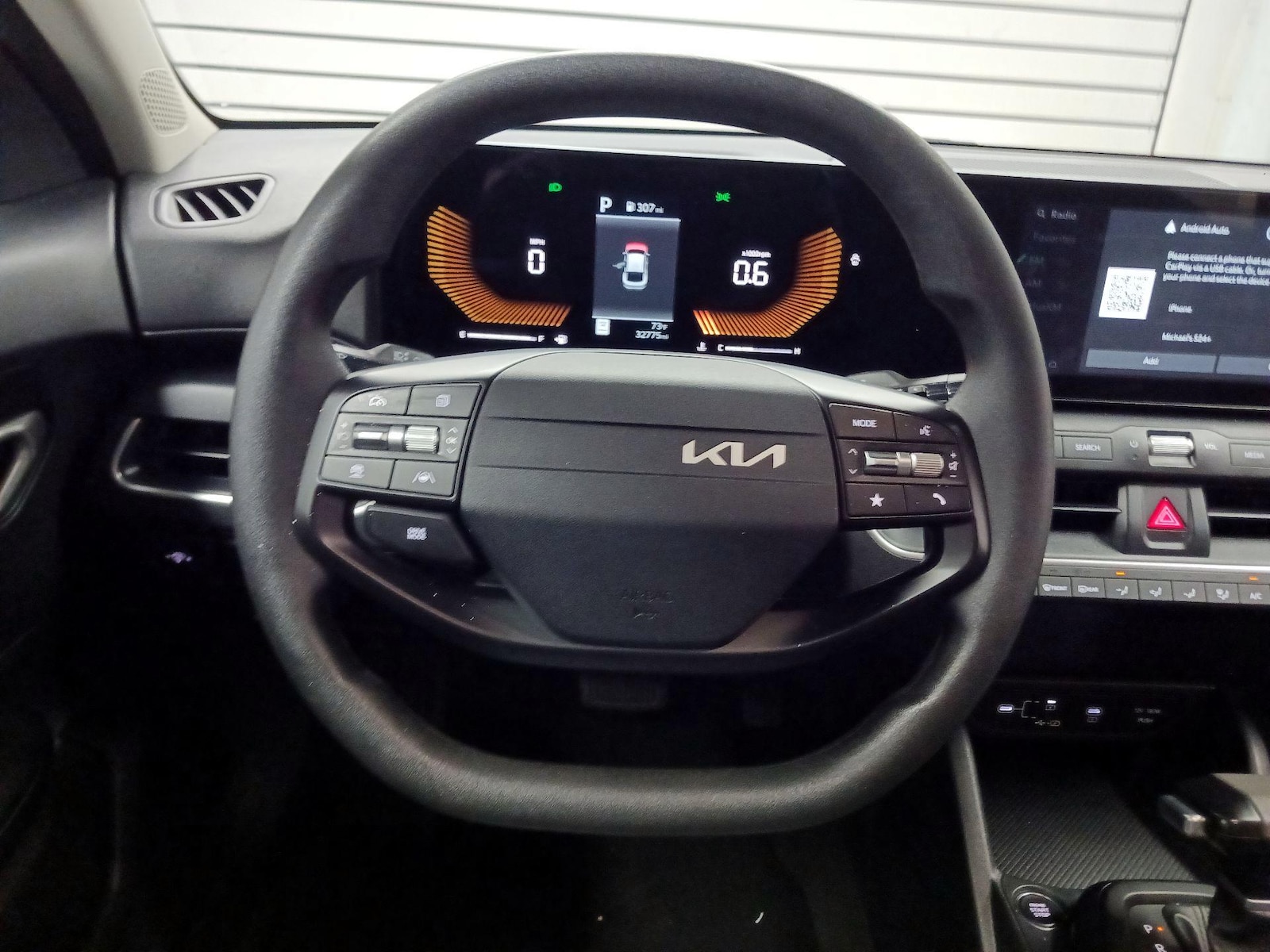 2025 Kia K4 LXS - Photo 11