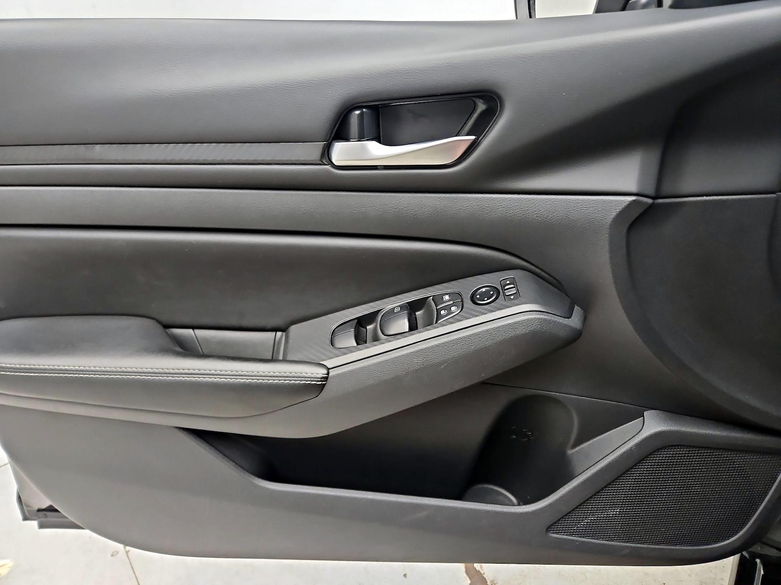 2025 Nissan Altima SV - Photo 13