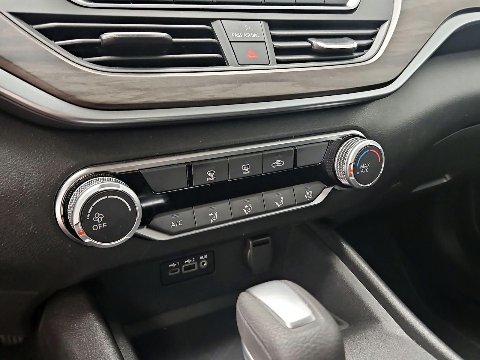 2025 Nissan Altima SV - Photo 17